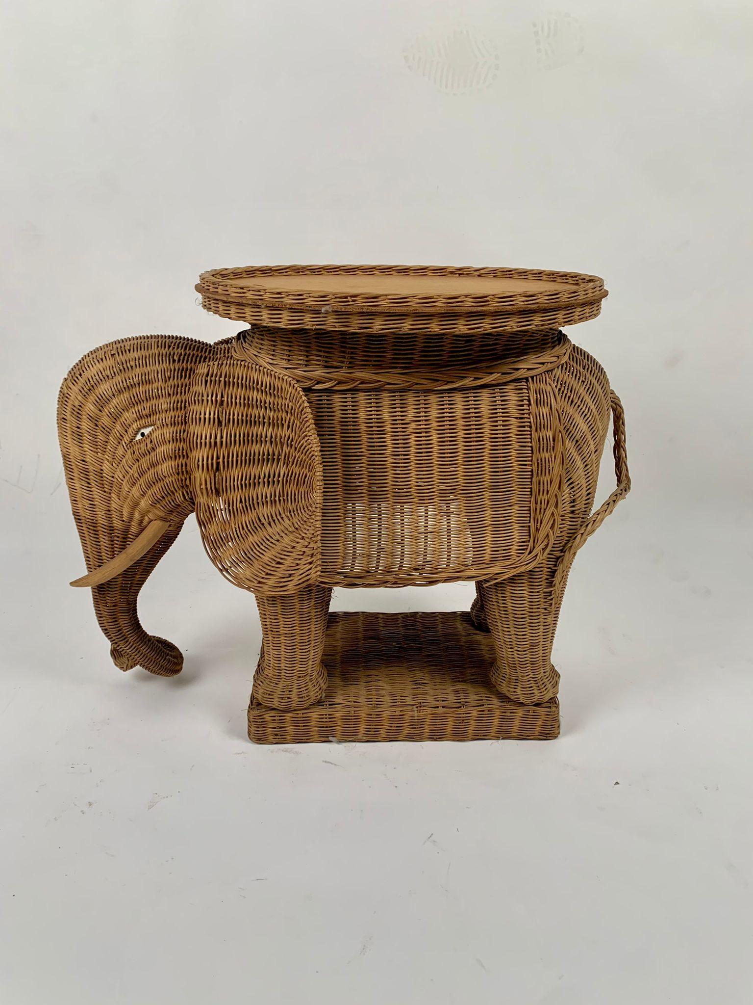 Elephant-shaped wicker table made by Vivai del Sud, Italy, 1970s In Good Condition For Sale In Milano, IT