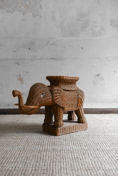 Elephant side table in wicker by Vivai del Sud, 1970