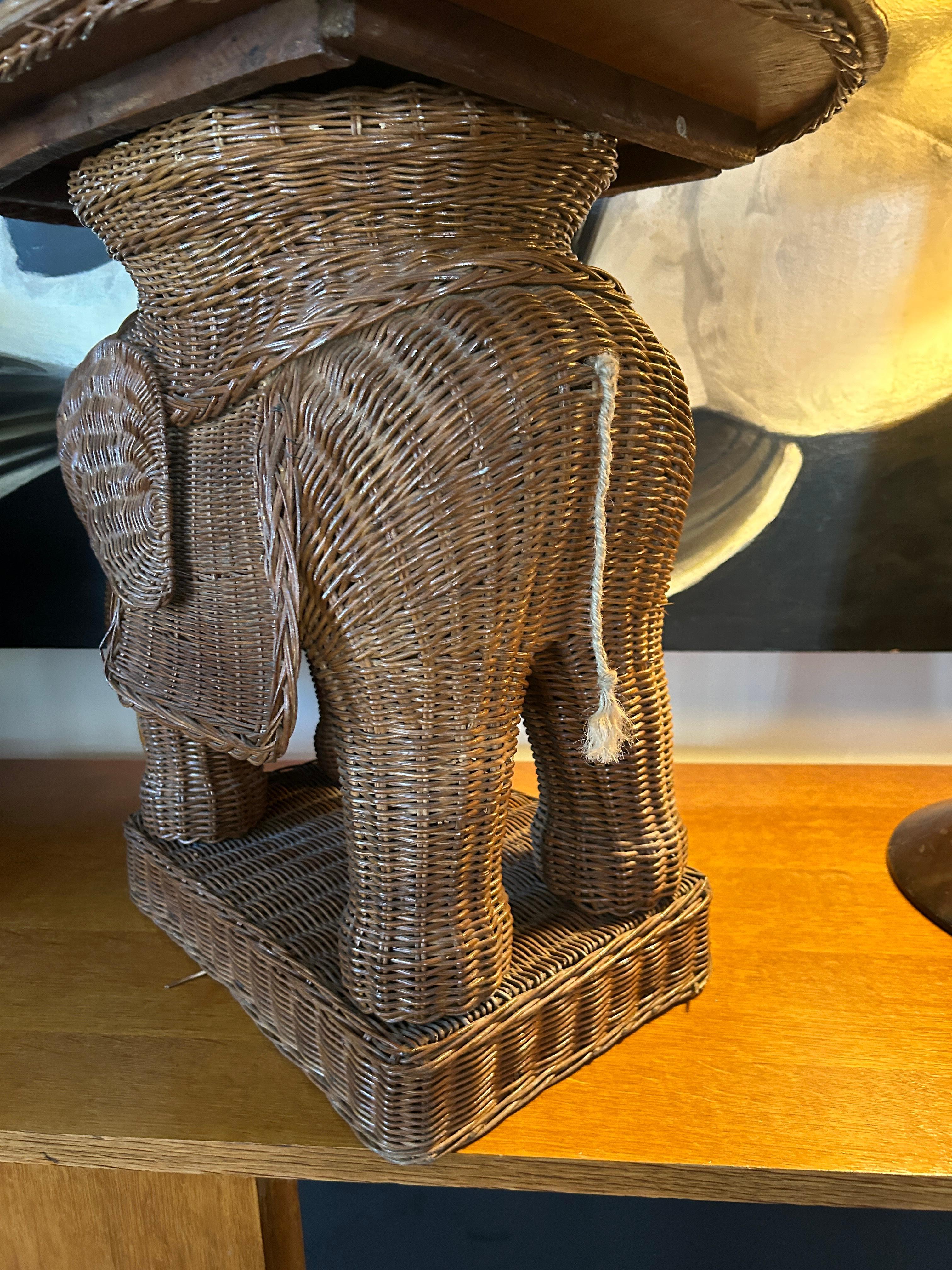 Elefantentisch aus Rattan im Stil von Vivaï del Sud, Italien 1970 im Angebot 3
