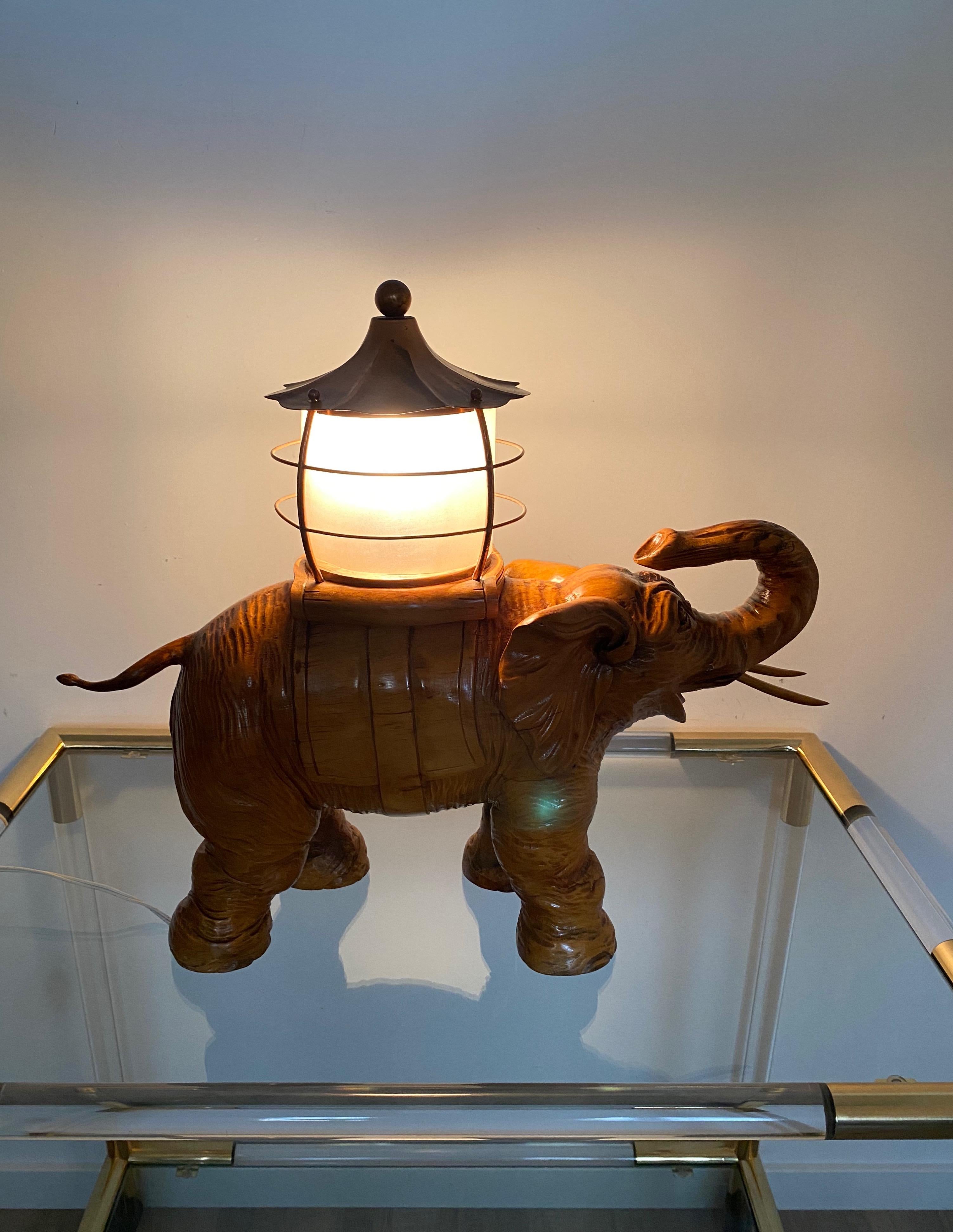 Lampe de table éléphant Bois sculpté à la main et cuivre Aldo Tura pour Macabo Italie 1950s en vente 12