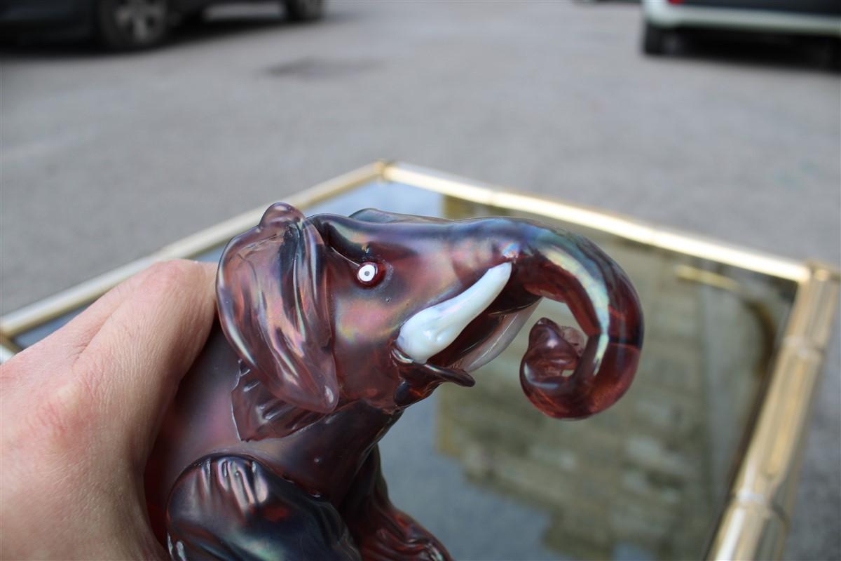 Elefante de los años 30 en cristal de Murano Italia Diseño púrpura iridiscente MVM Cappelin en venta 3