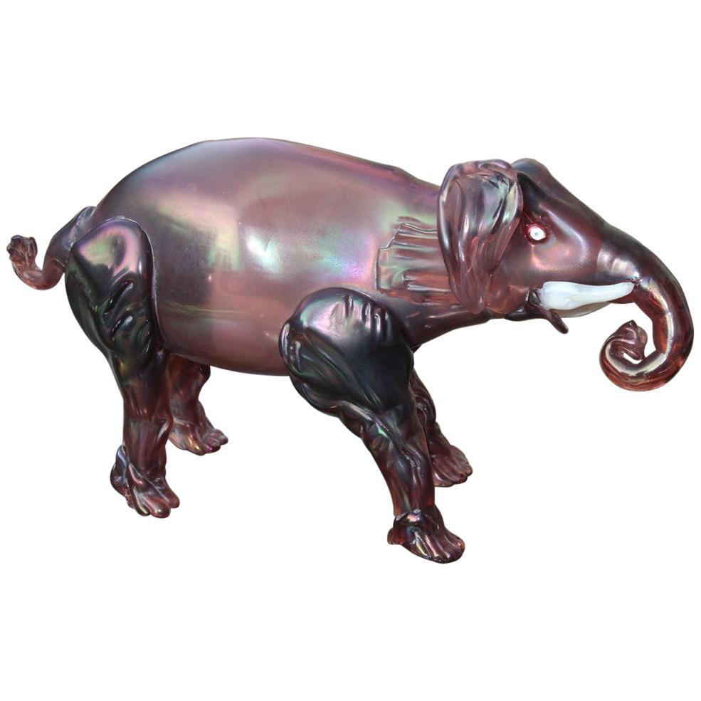 Elephant the 1930s in Murano Glass Italy Purple Design Iridescent MVM Cappelin For Sale