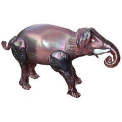 Elefante de los años 30 en cristal de Murano Italia Diseño púrpura iridiscente MVM Cappelin