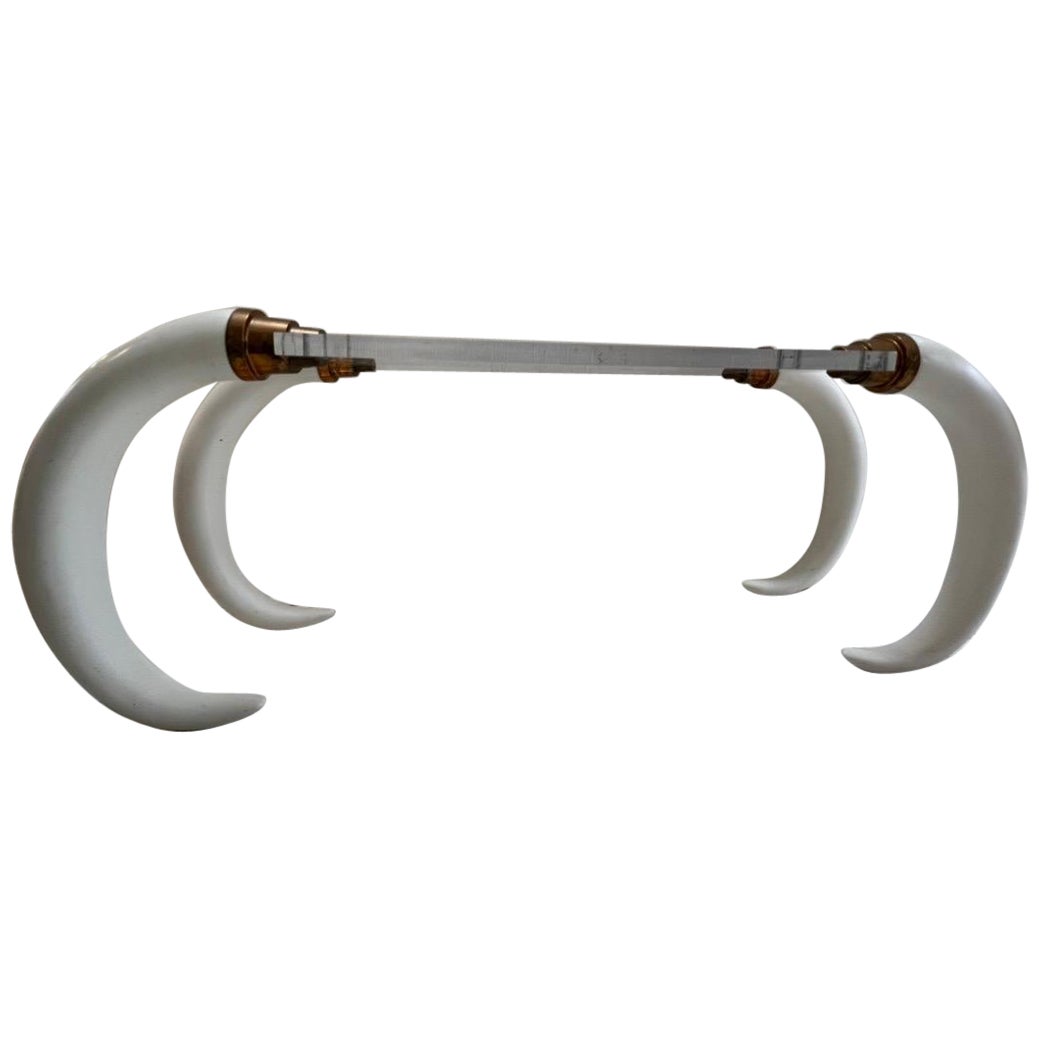 Tavolino Elephant Tusks With Lucite Top di Suzanne Dahl e Jerry Barrich