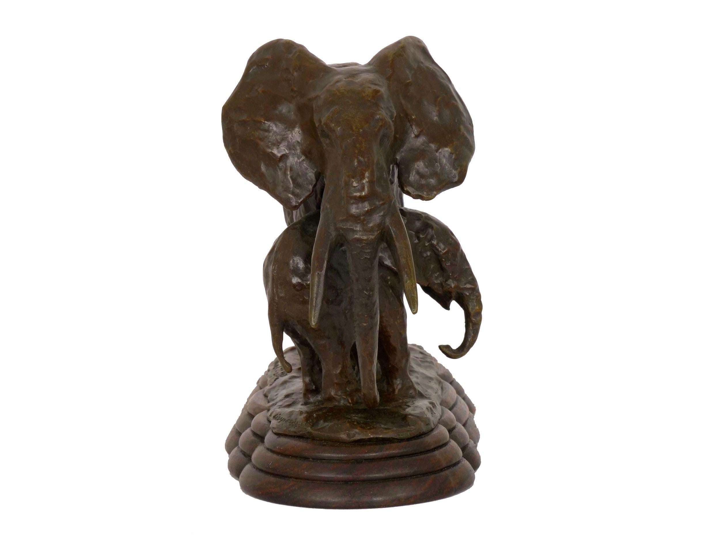 “Elephant with its Young” French Modernism Bronze Sculpture by Ary Bitter 9