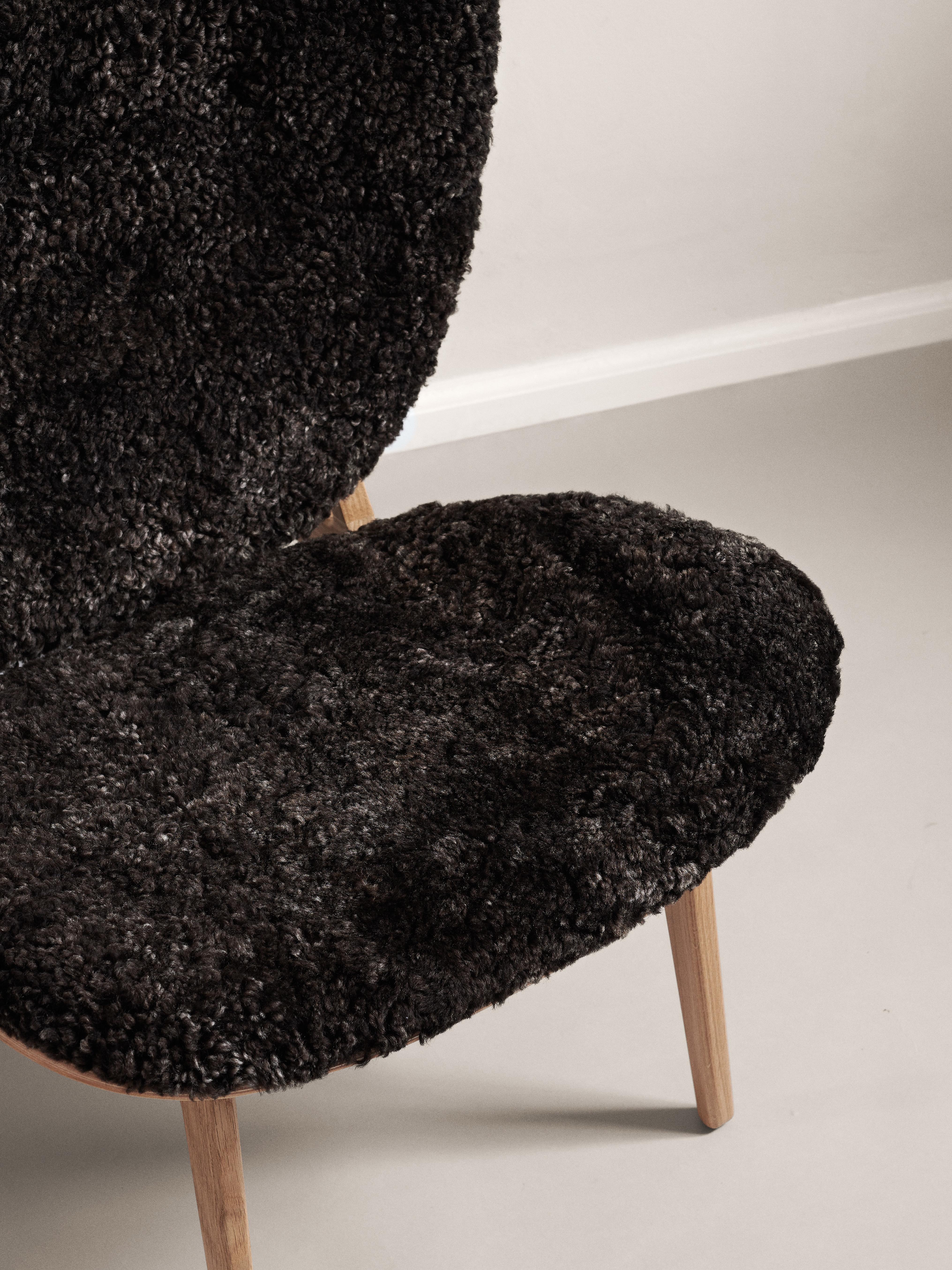 'Elephant' Wooden Lounge Chair by Norr11, Natural Oak, Sheepskin In New Condition For Sale In Paris, FR