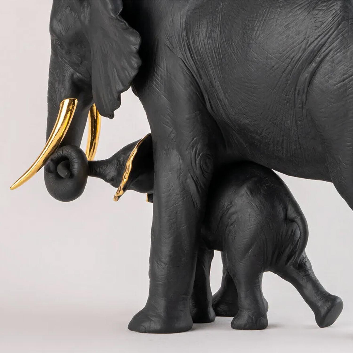 Porcelain Elephants Black Sculpture For Sale