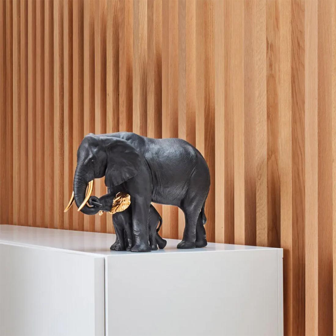 Sculpture d'éléphants noirs  en vente 2