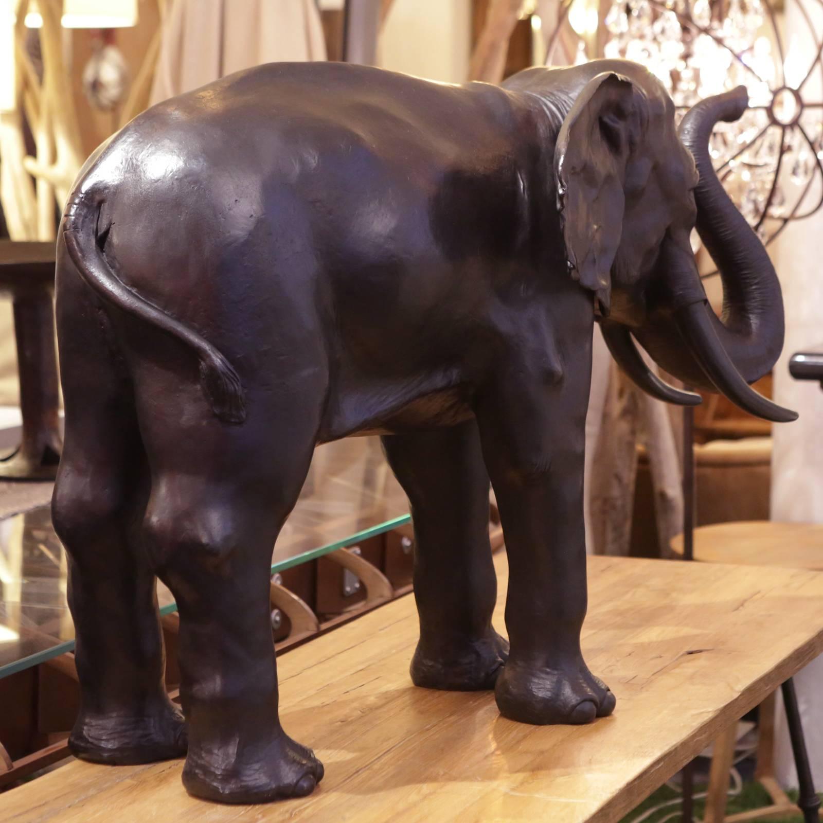 Elephants Set of Two Sculptures in Solid Bronze In Excellent Condition In Paris, FR