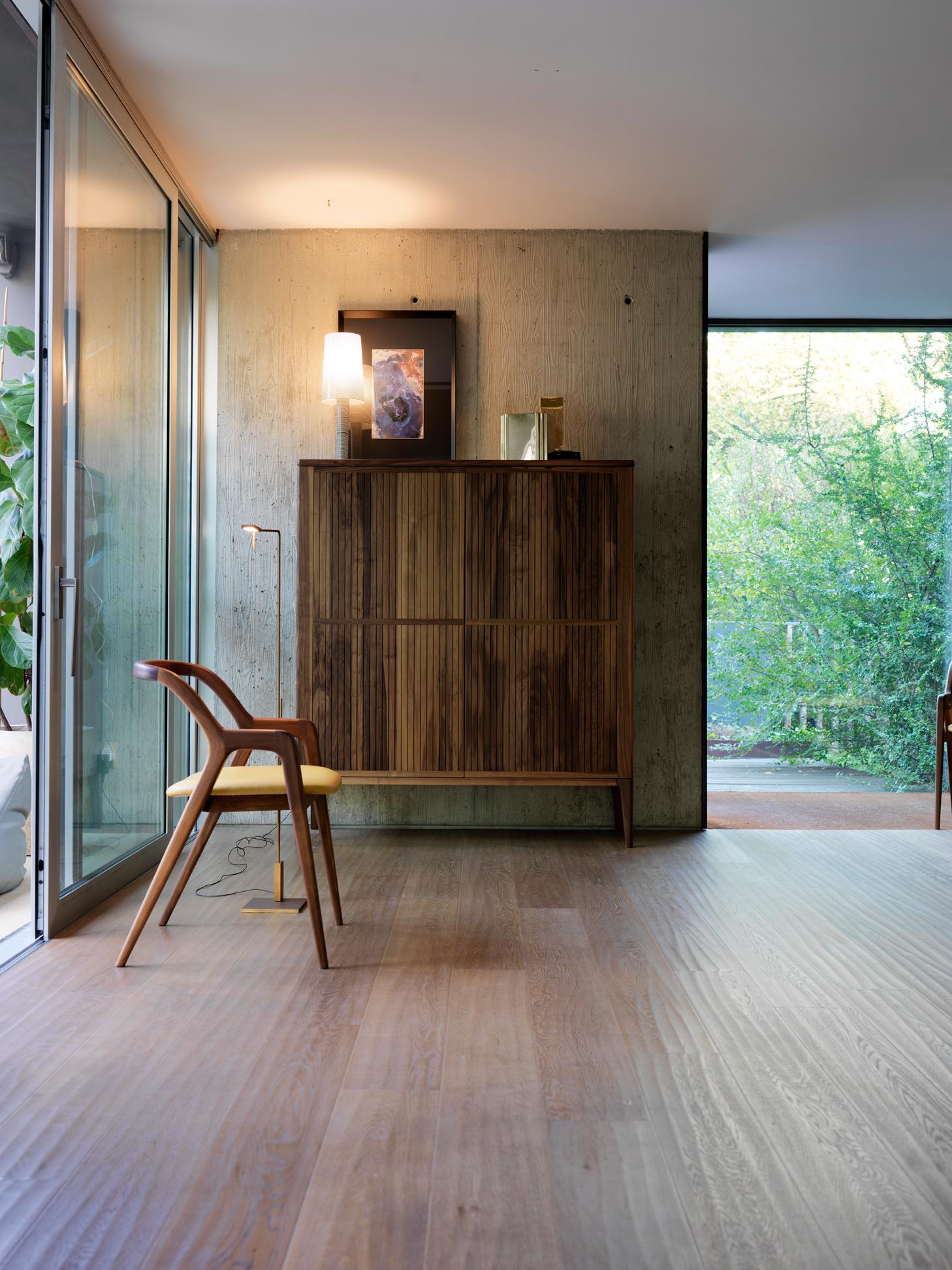 Postmoderno Credenza Eleva di Dale Italia in vendita