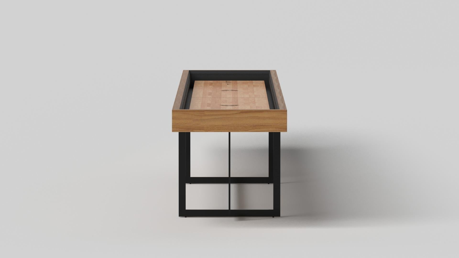 Moderno Tavoli da Shuffleboard Elevate Customs Beso / Legno massiccio di Teak in 22' - USA in vendita