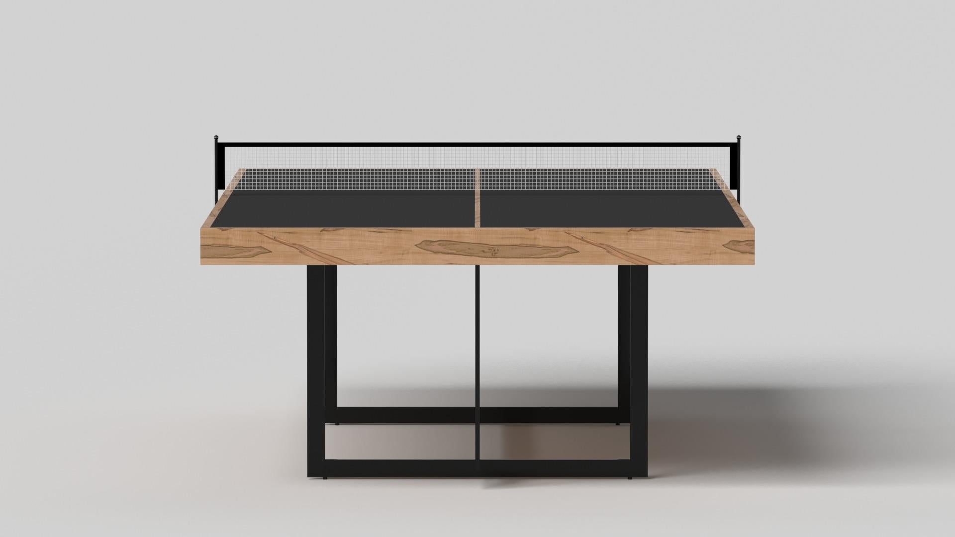 Moderno Tavolo da tennis Elevate Customs Beso / Legno massiccio di acero riccio in 9' - Made in USA in vendita