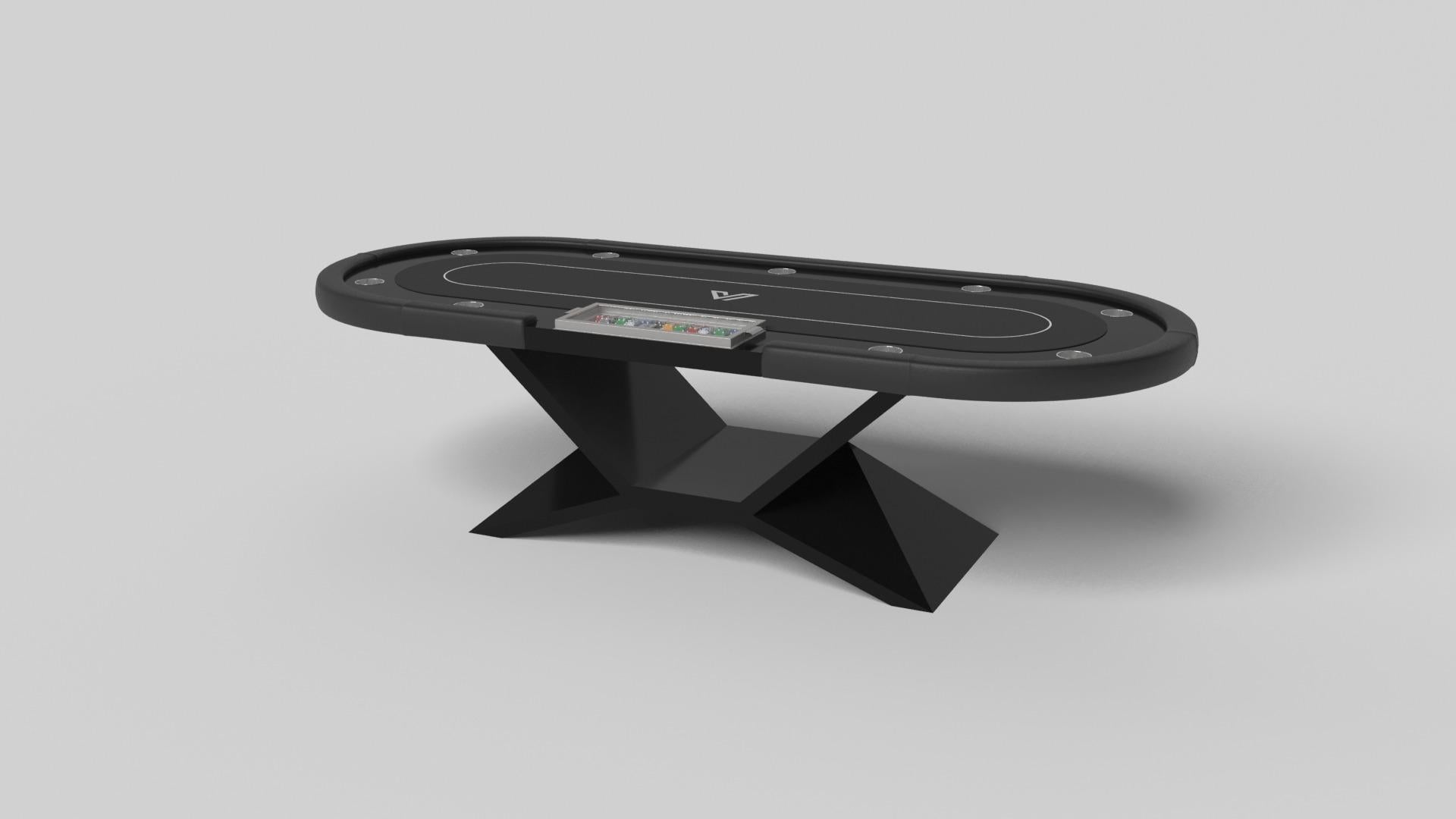 En chrome, la table de poker Kors est un excellent exemple de formes géométriques contrastées. Cette table présente une base angulaire qui met en valeur la beauté de l'espace négatif vu de face. Vu de côté, il offre une perspective complètement