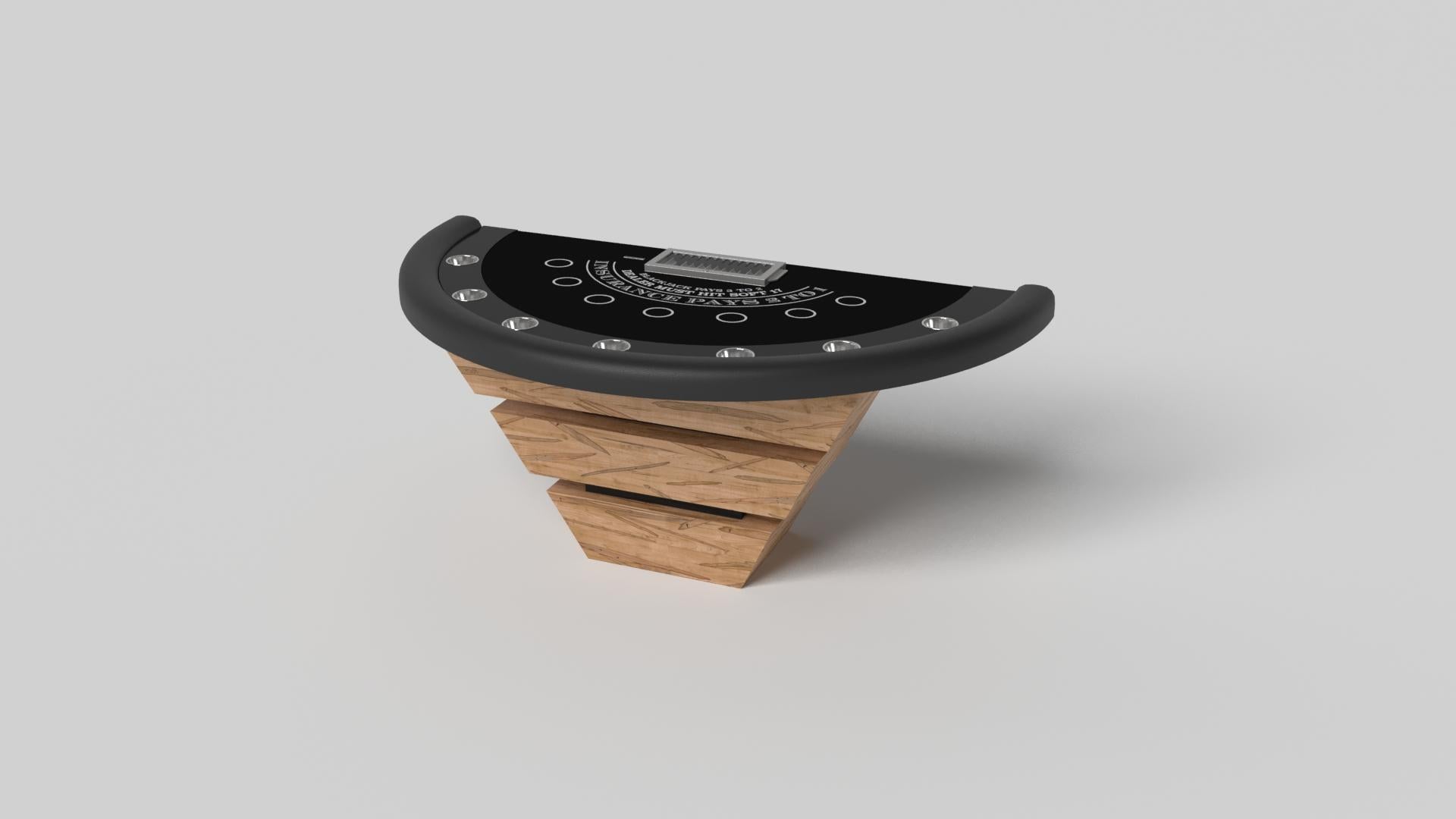 Trois pièces de bois massif semblent flotter autour d'une base centrale dissimulée, ce qui fait de la table de blackjack Louve en aluminium brossé l'un de nos designs les plus étonnants. Fabriquée en bois massif et agrémentée d'un support à jetons