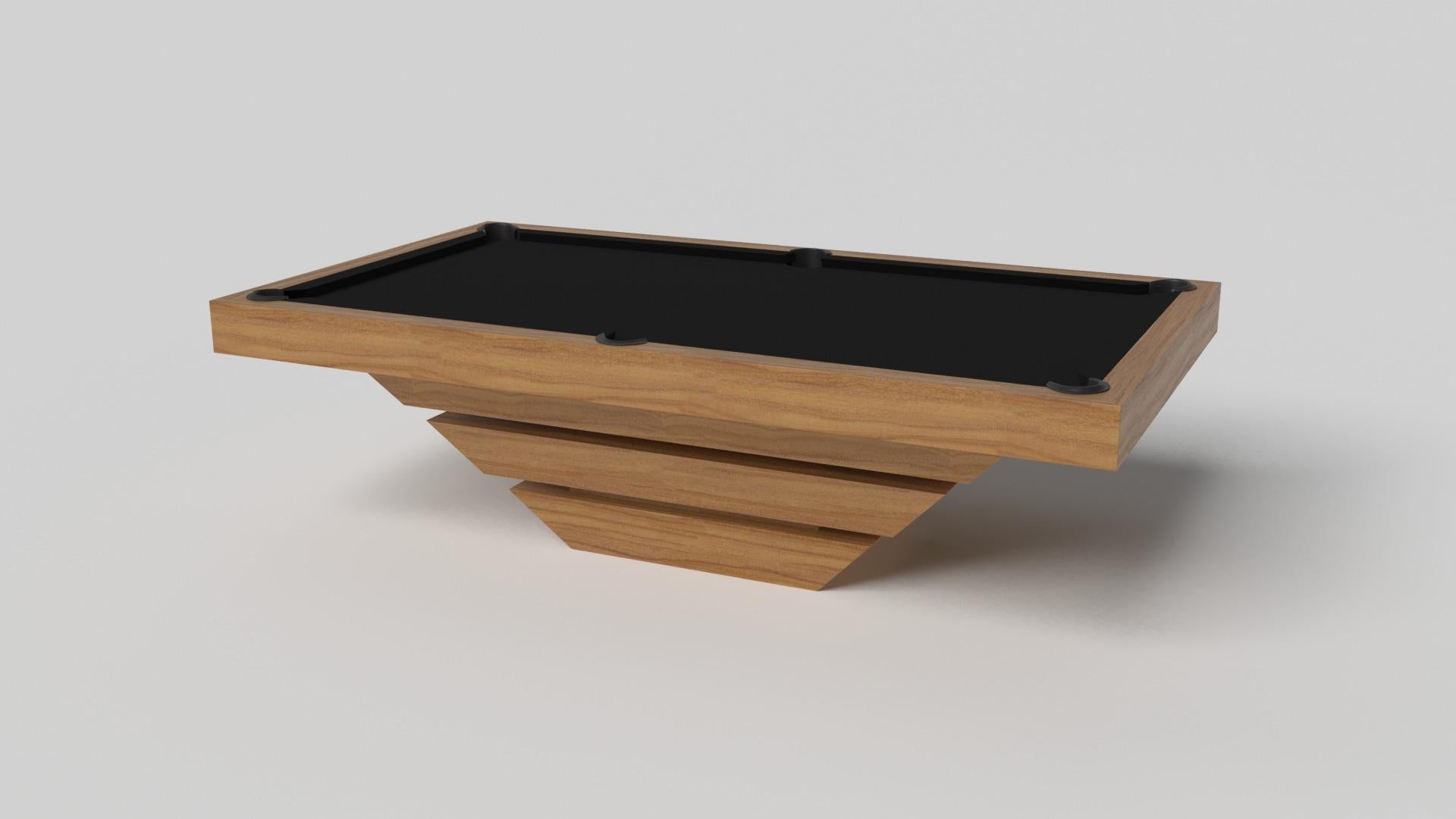 Drei massive Metallteile scheinen um einen verborgenen Mittelboden zu schweben und machen den Louve-Billardtisch in Chrom zu einem unserer verblüffendsten Designs. Dieser moderne Spieltisch ist aus robustem Metall gefertigt und mit einer