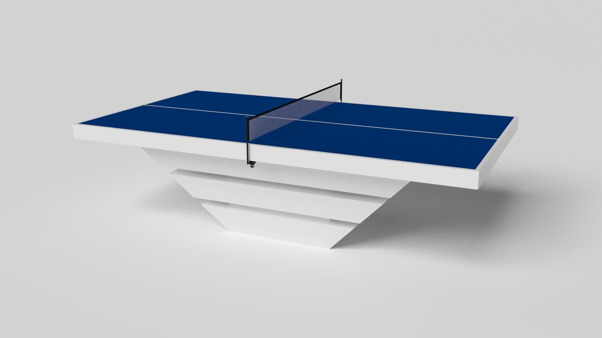  Drei massive Metallteile scheinen um einen verborgenen Mittelboden zu schweben. Das macht den Louve Tischtennistisch in Chrom zu einem unserer ausgefallensten Designs. Dieser moderne Spieltisch ist aus strapazierfähigem Metall gefertigt und mit