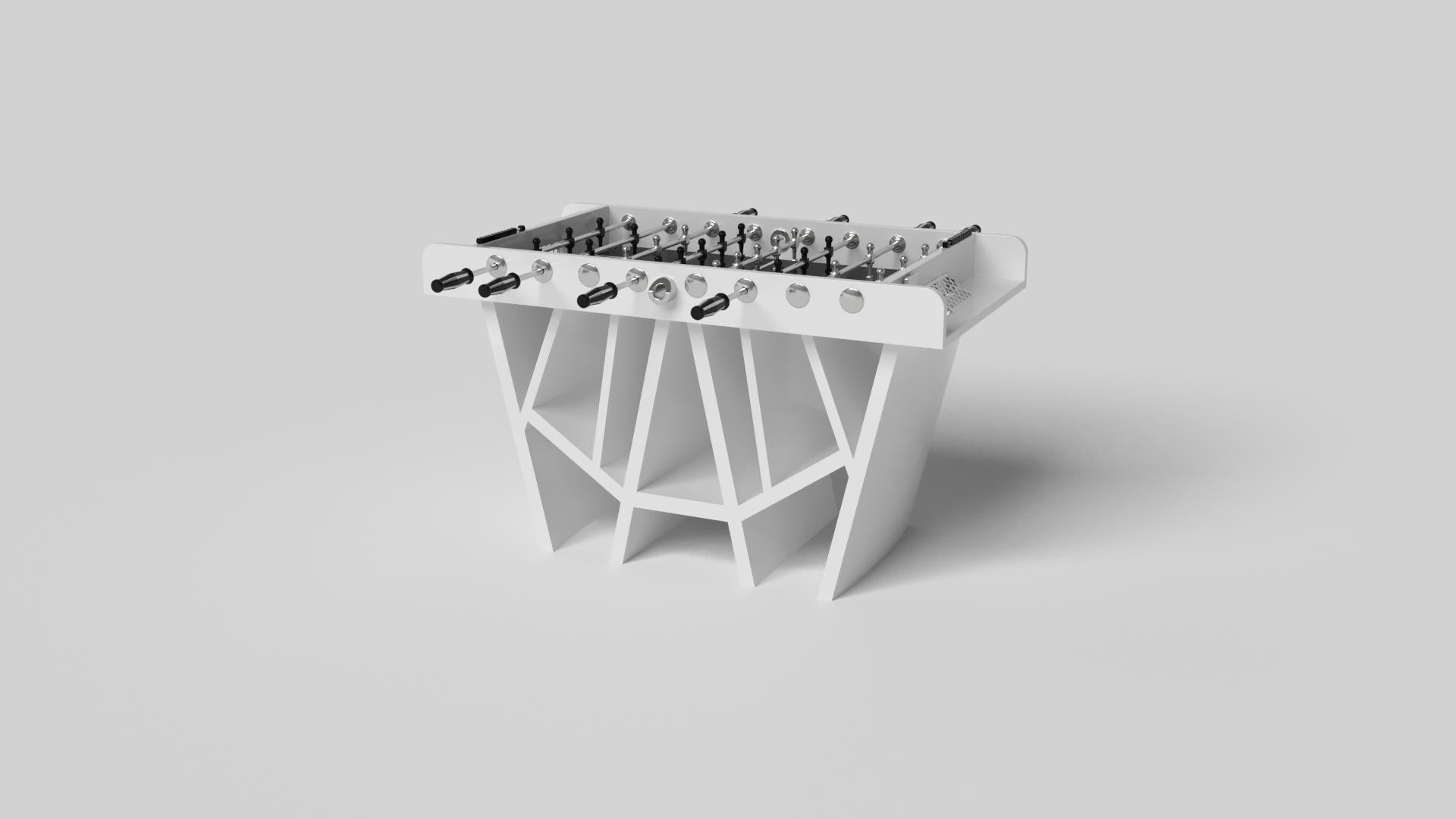 Avec une combinaison d'angles aigus, de lignes douces et de configurations géométriques, le baby-foot Maze en noyer se caractérise par une base inspirée d'un labyrinthe au motif mystificateur. Magnifiquement détaillée pour un jeu professionnel,