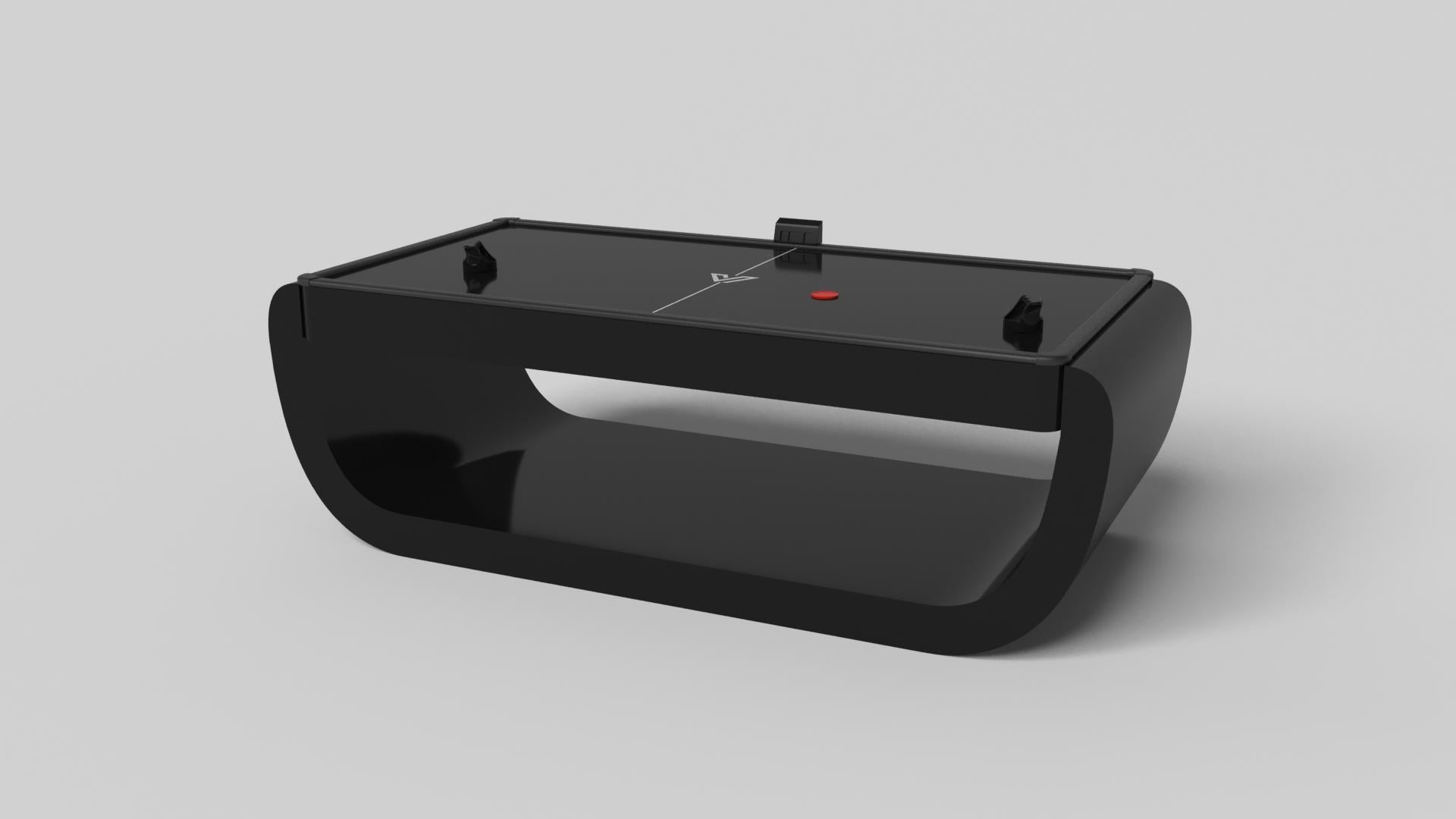Fabriquée à la main avec des accents complexes et une base incurvée taillée avec précision, la table d'air hockey Sid en noir englobe une série de bords lisses, de détails distinctifs et d'éléments non conventionnels dans une expression unique du