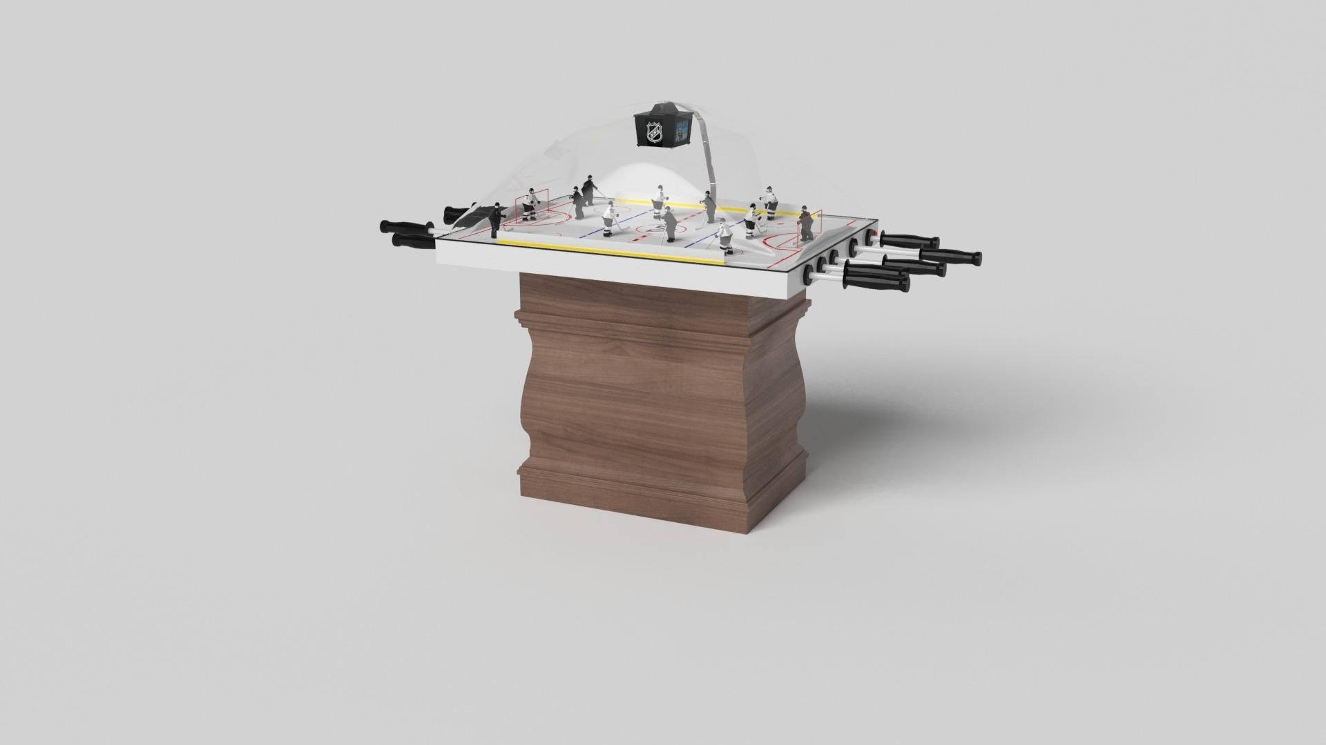 Una sola pata esculpida a mano confiere un sentido de estilo clásico a esta mesa de hockey de cúpula hecha a mano en blanco. Esta lujosa mesa de juego de madera tiene un tablero rectangular liso sobre dos anchas patas de balaustre que imitan las