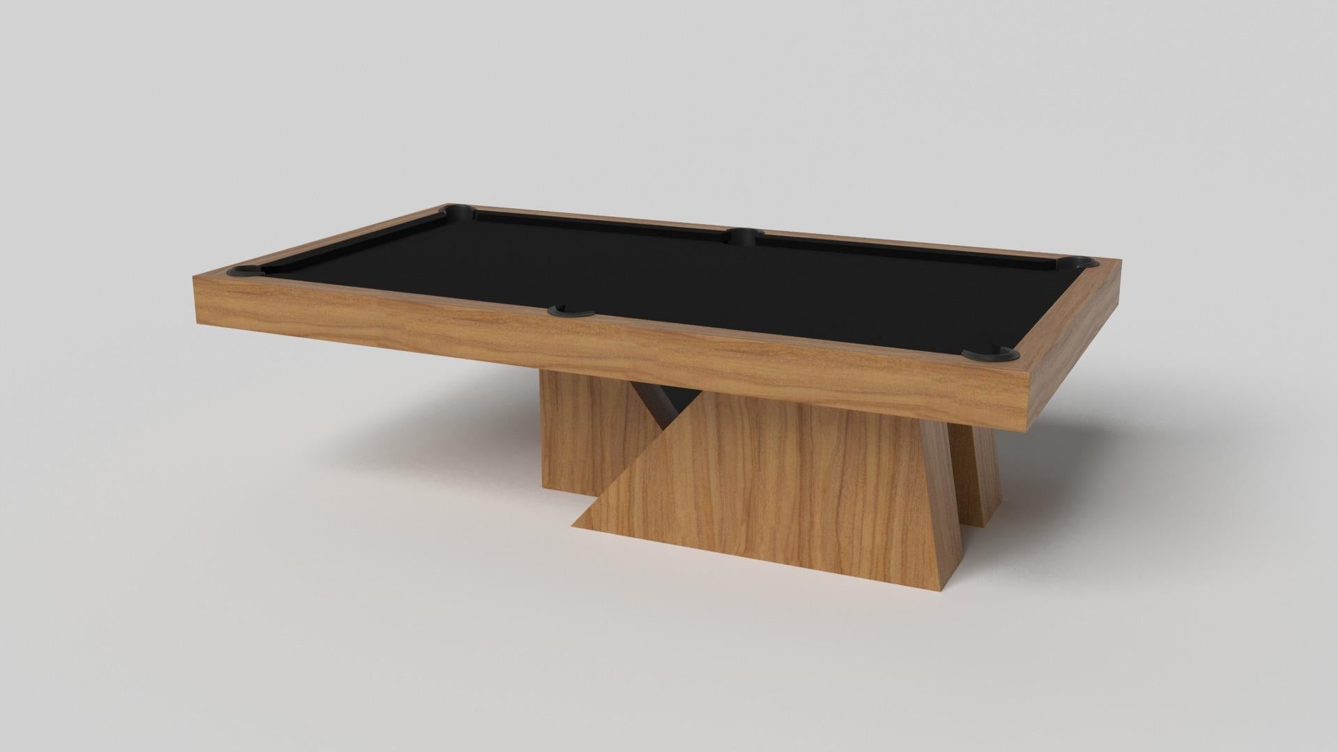 Ein asymmetrischer Sockel erzeugt eine frei schwebende Silhouette, die den Stilt-Billardtisch in Chrom mit Walnuss zu einer überzeugenden, zeitgenössischen Ergänzung für das moderne Zuhause macht. Dieser luxuriöse, handgefertigte Spieltisch aus