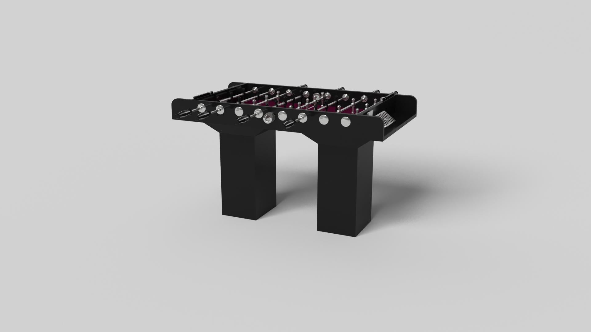 Le baby-foot Trestle allie un design minimaliste à une élégance opulente. Détaillée avec une surface professionnelle pour des jeux sans fin, cette table contemporaine est fabriquée de manière experte. Les pieds carrés lui confèrent un aspect austère