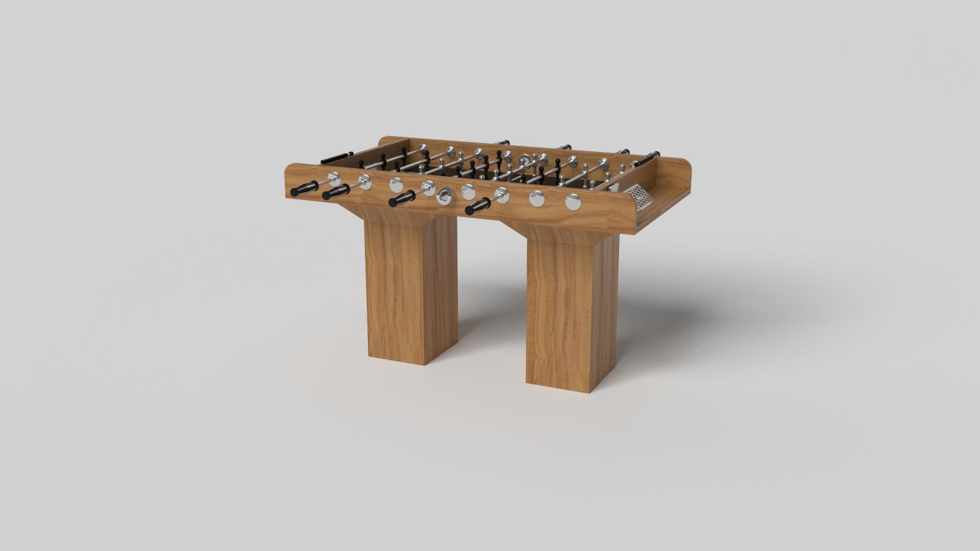 Minimalistisches Design trifft beim Trestle-Kickertisch auf opulente Eleganz. Dieser moderne Tisch ist mit einer professionellen Oberfläche für endloses Spiel ausgestattet und wurde fachmännisch hergestellt. Die quadratischen Blockbeine verleihen