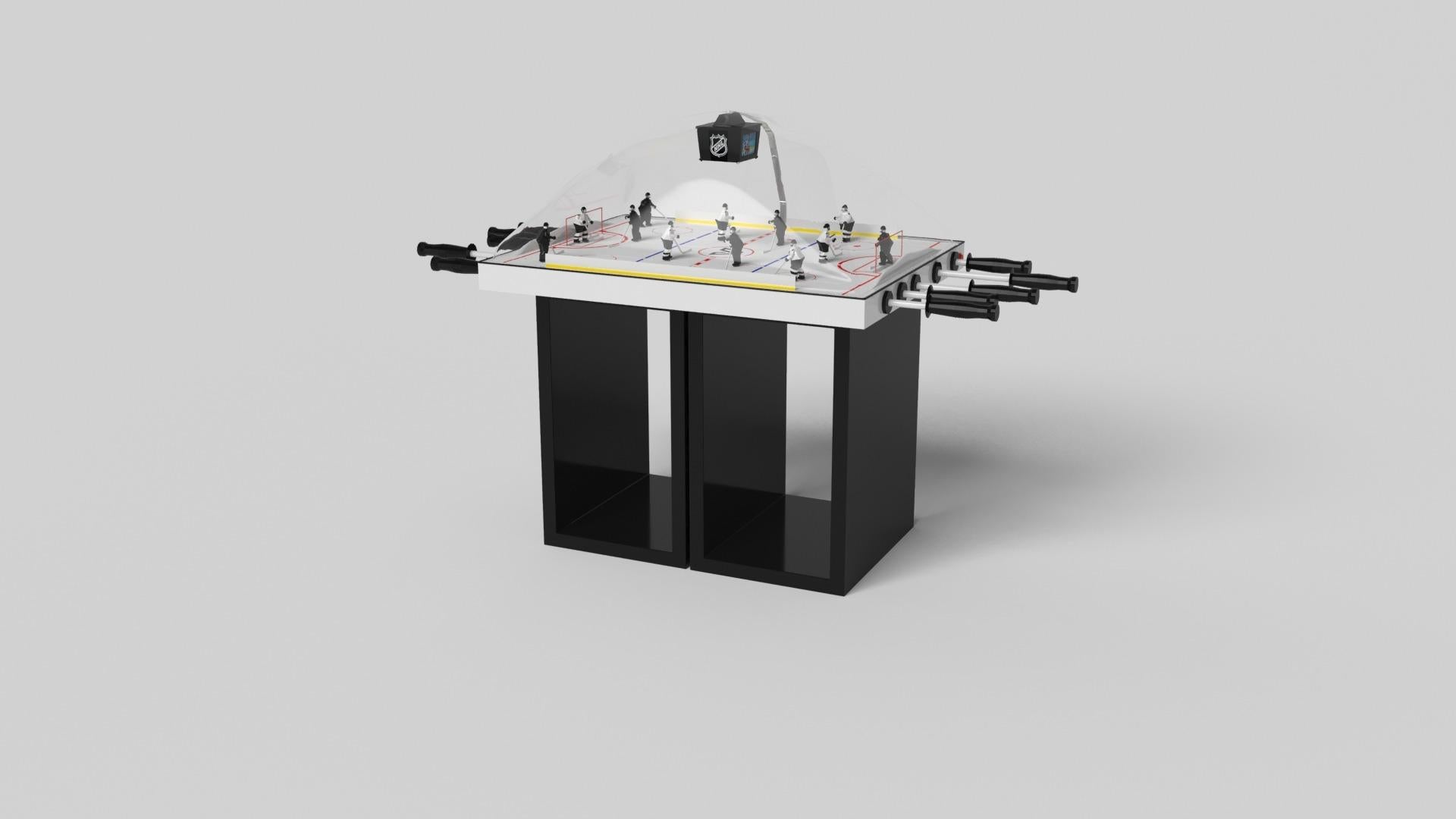Sostenuto da due piedistalli rettangolari aperti come base, questo tavolo da hockey a bolle realizzato a mano è moderno e minimalista grazie alla combinazione di forme semplici e geometriche. Vista di fronte, l'uso dello spazio negativo è evidente;