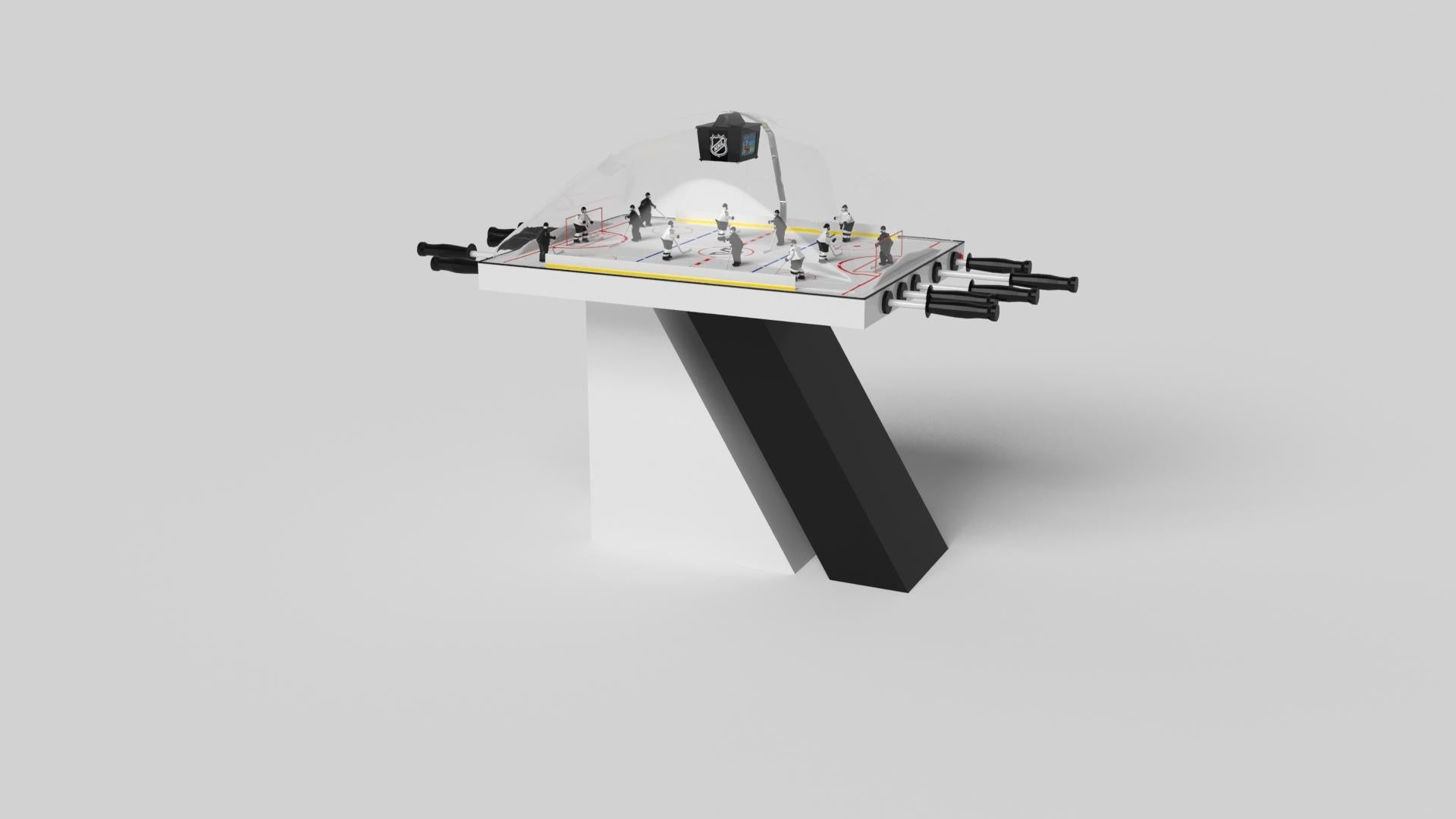 Una base asimmetrica crea una silhouette libera, rendendo il tavolo da hockey a cupola Stilt in cromo e noce un'aggiunta irresistibile e contemporanea alla casa moderna. Realizzato in metallo resistente con accenti in legno di noce, questo lussuoso