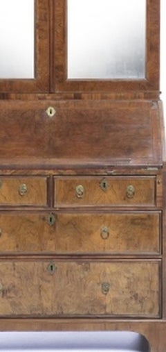 Elevated chest of drawers / desk - 19th century