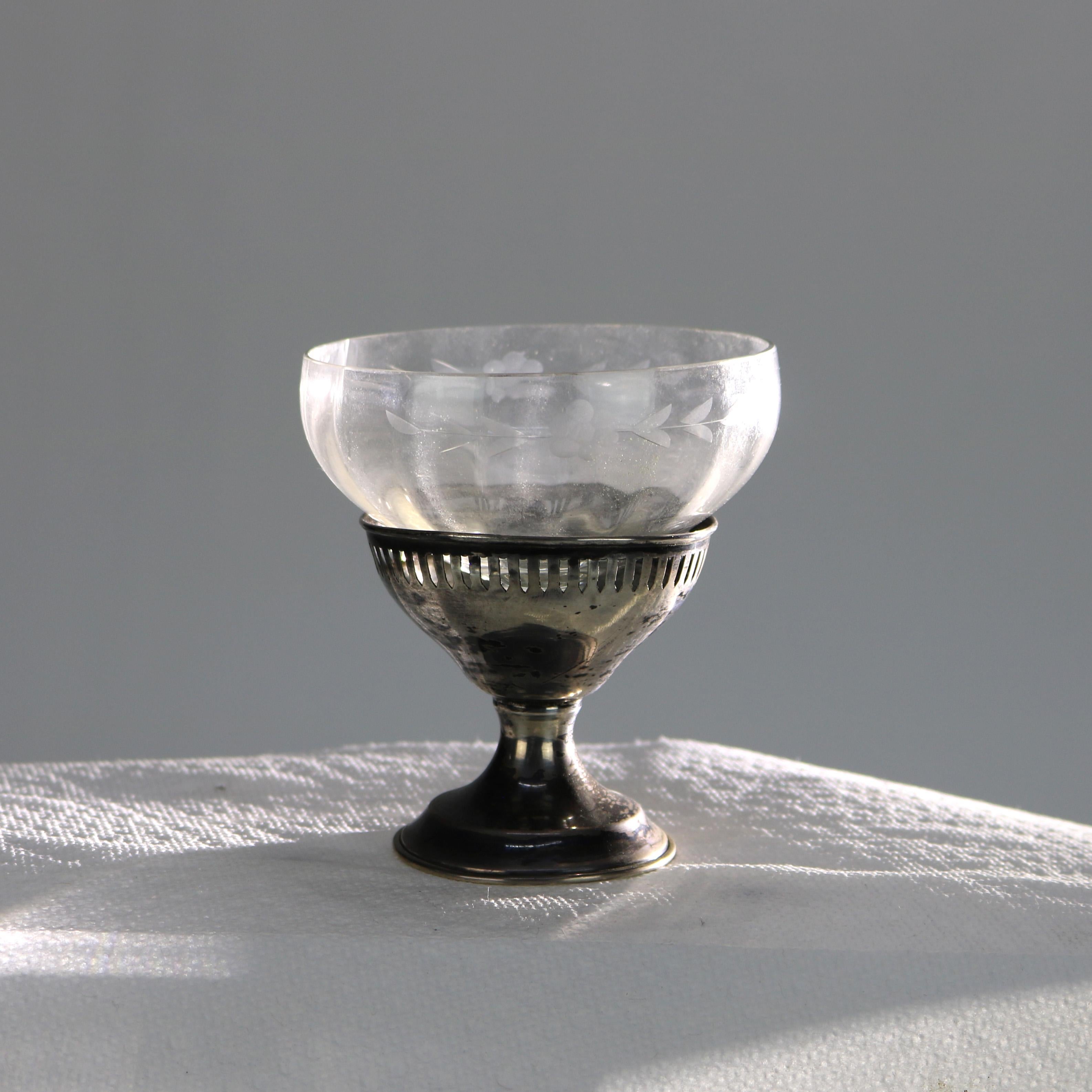 Eleven assiettes à dessert anciennes en argent sterling avec inserts en verre c1920 en vente 2