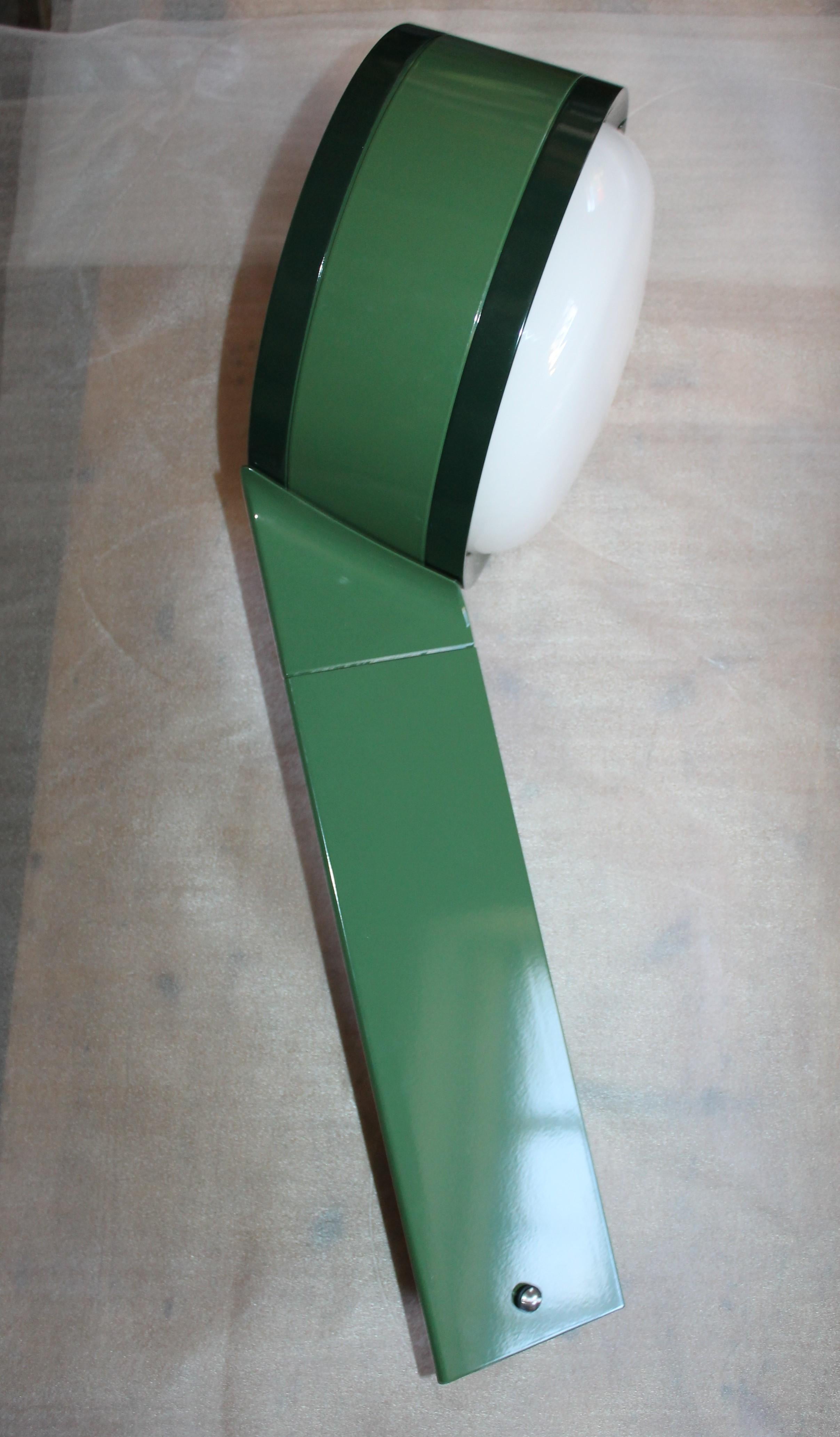 Tobia Scarpa Italienische Flos „Tamburo“ Grüne Beleuchtungskörper für den Außenbereich (Emailliert) im Angebot