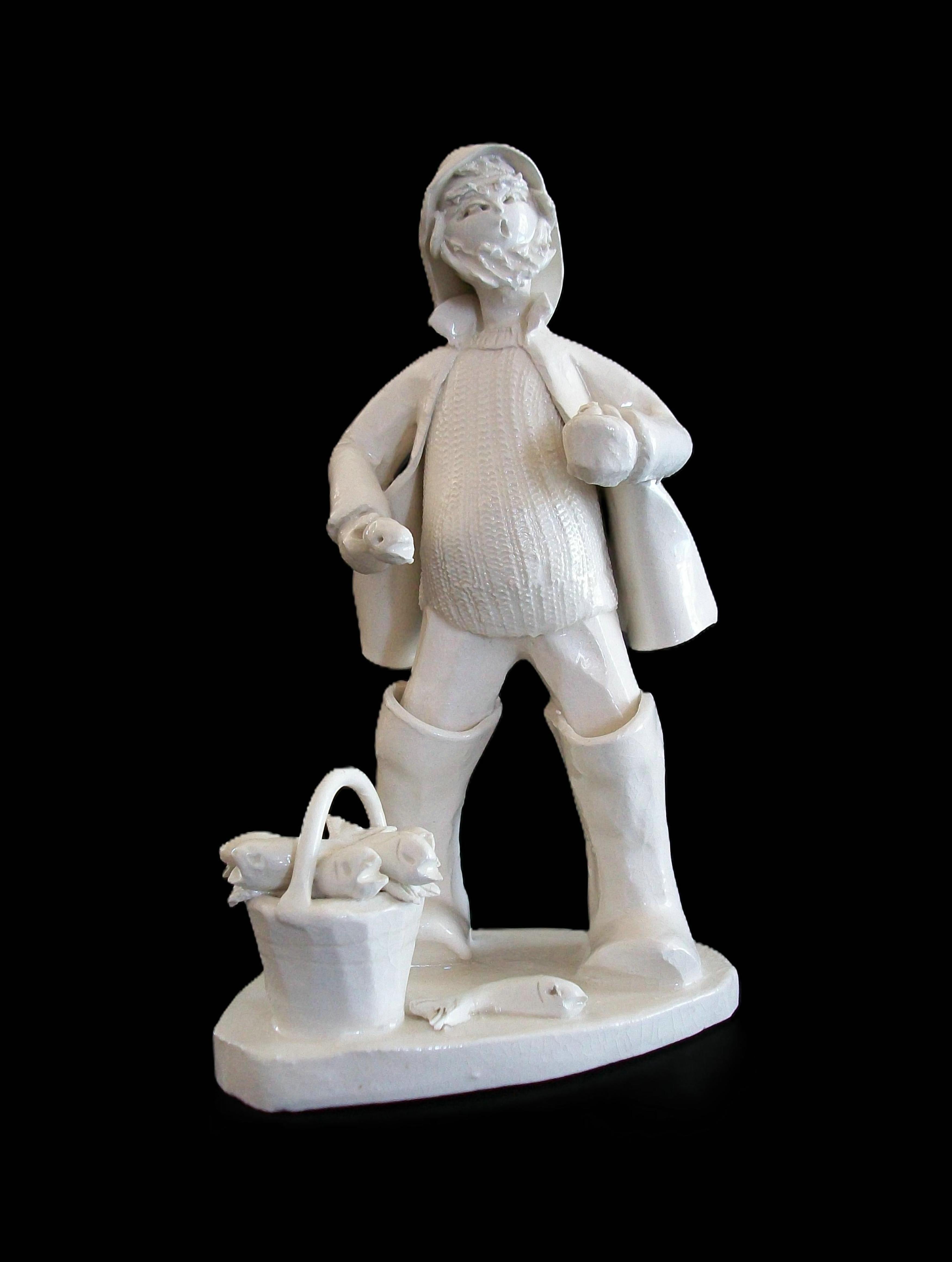 ELFRIEDE MEINDL - Folk Art Ceramic Atlantic Fisherman Figure - Canada - C.1970's In Good Condition For Sale In Chatham, ON