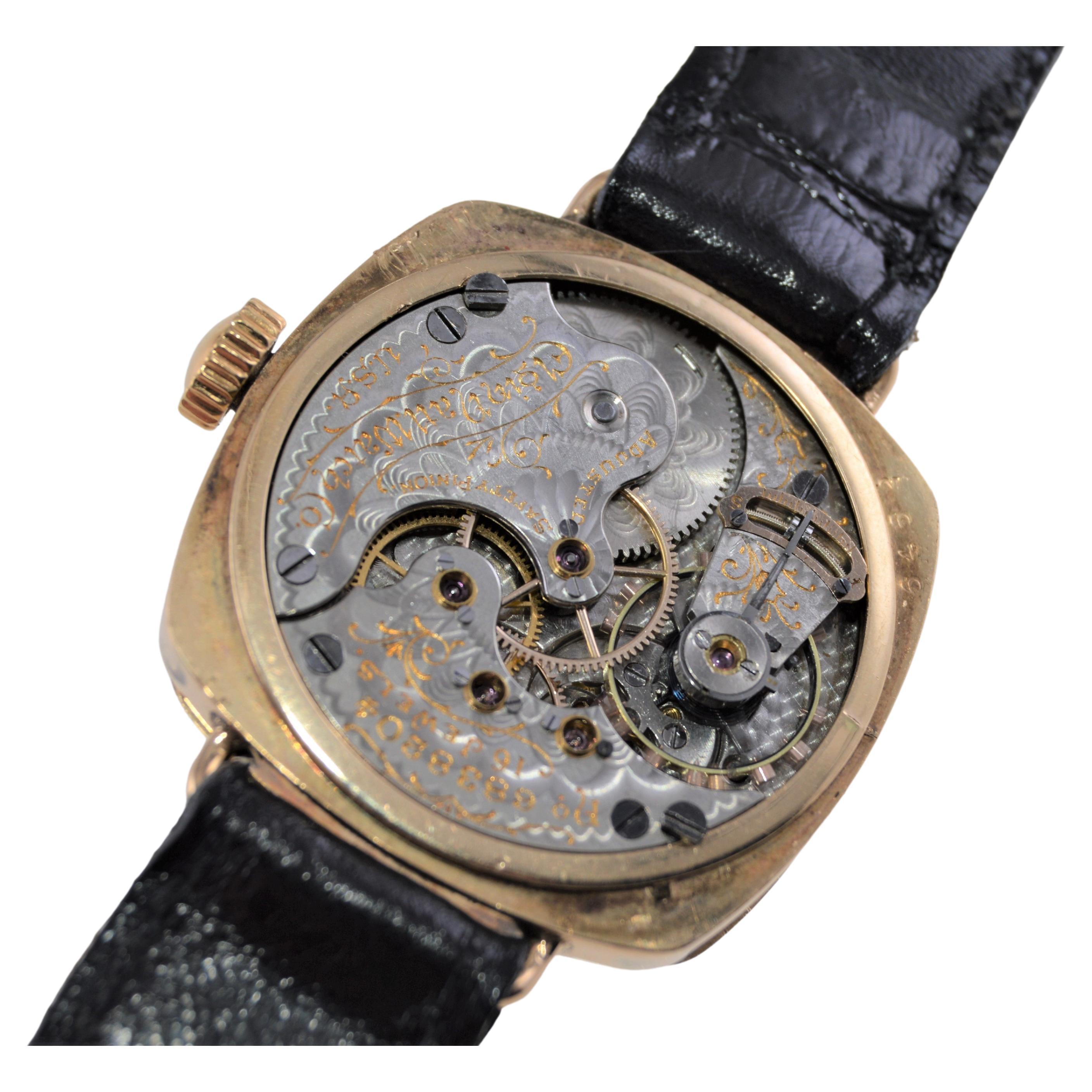 Elgin 14Kt. Montre-bracelet ancienne en or massif en forme de coussin de haute qualité de 1896 en vente 7