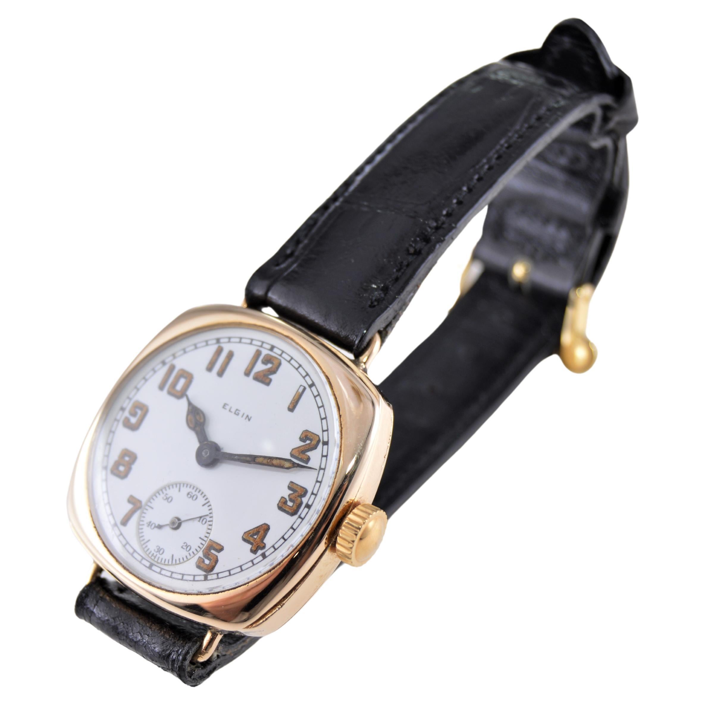 Elgin 14Kt. Montre-bracelet ancienne en or massif en forme de coussin de haute qualité de 1896 Unisexe en vente