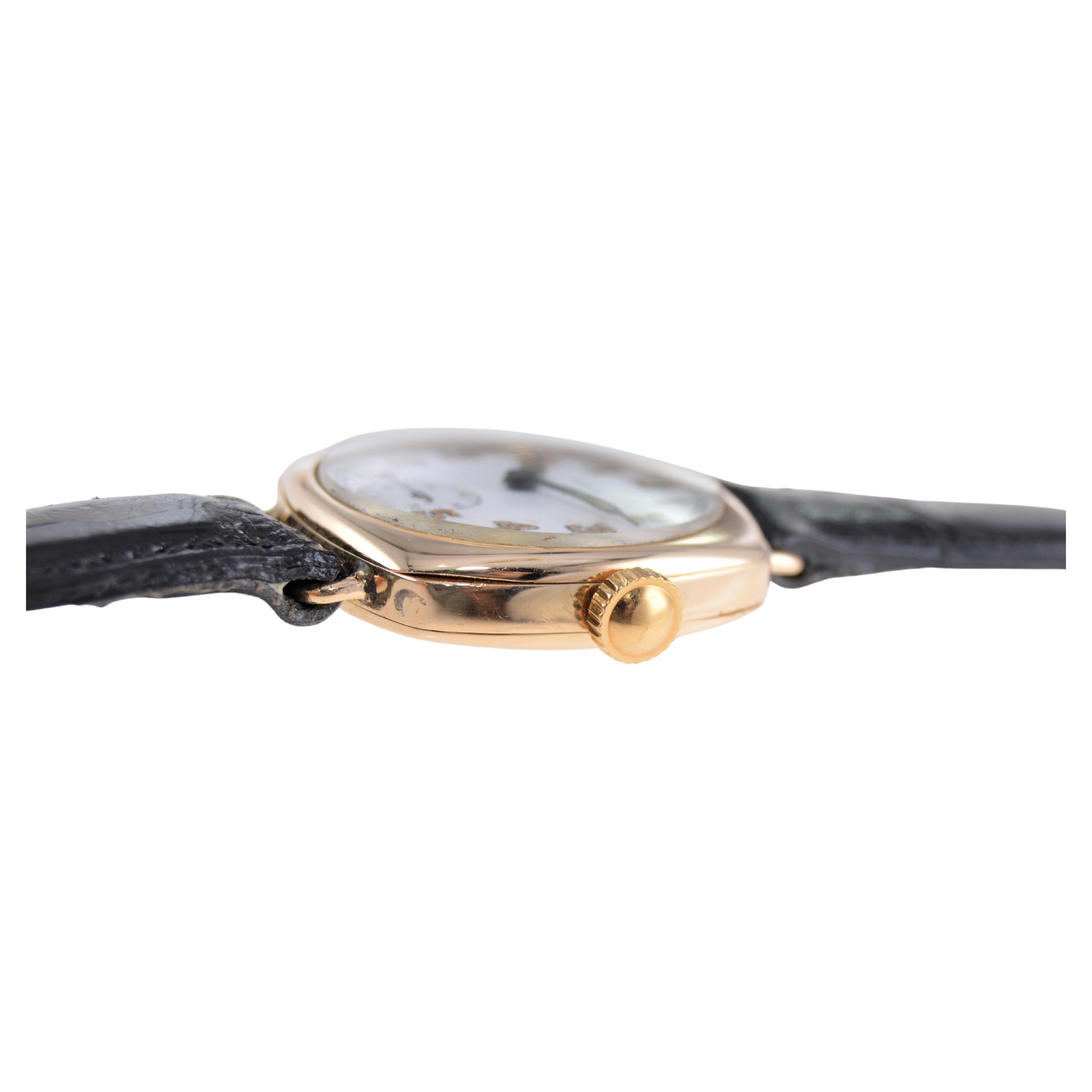 Elgin 14Kt. Montre-bracelet ancienne en or massif en forme de coussin de haute qualité de 1896 en vente 2