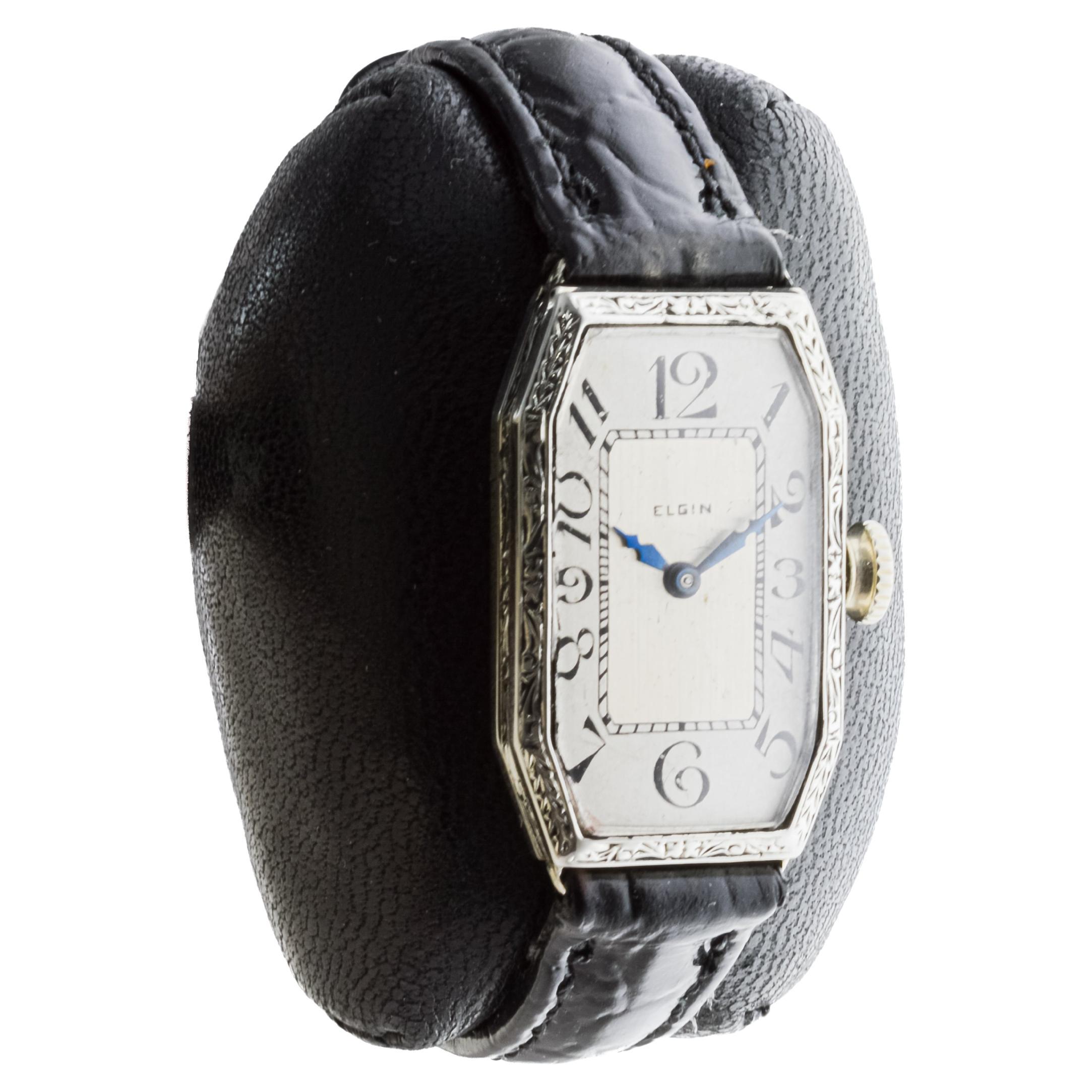 Elgin 14Kt White Gold Art Deco Ladies Watch circa 1920 with Original Dial In Excellent Condition For Sale In Long Beach, CA