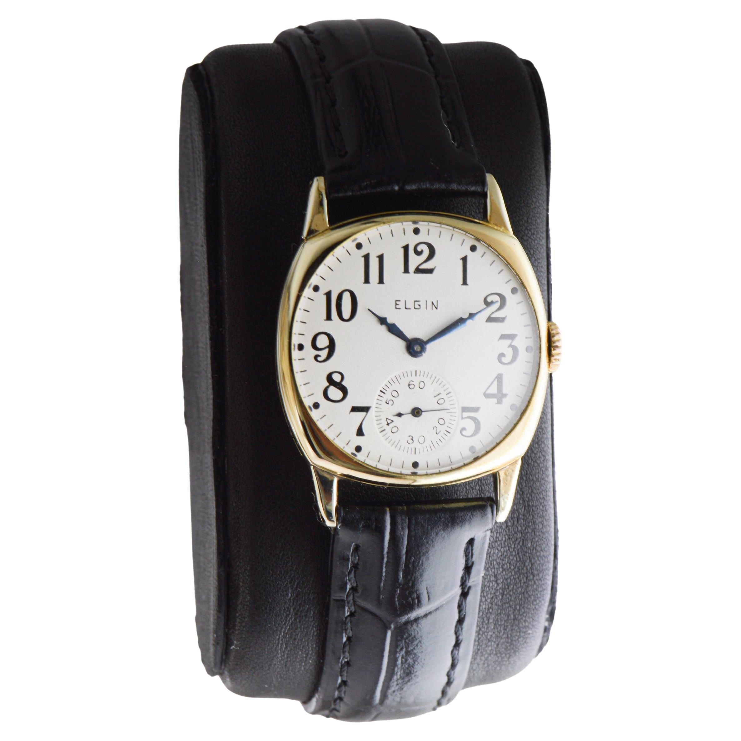 Montre en forme de coussin Art déco, en or, Elgin, circa 1925 Excellent état - En vente à Long Beach, CA