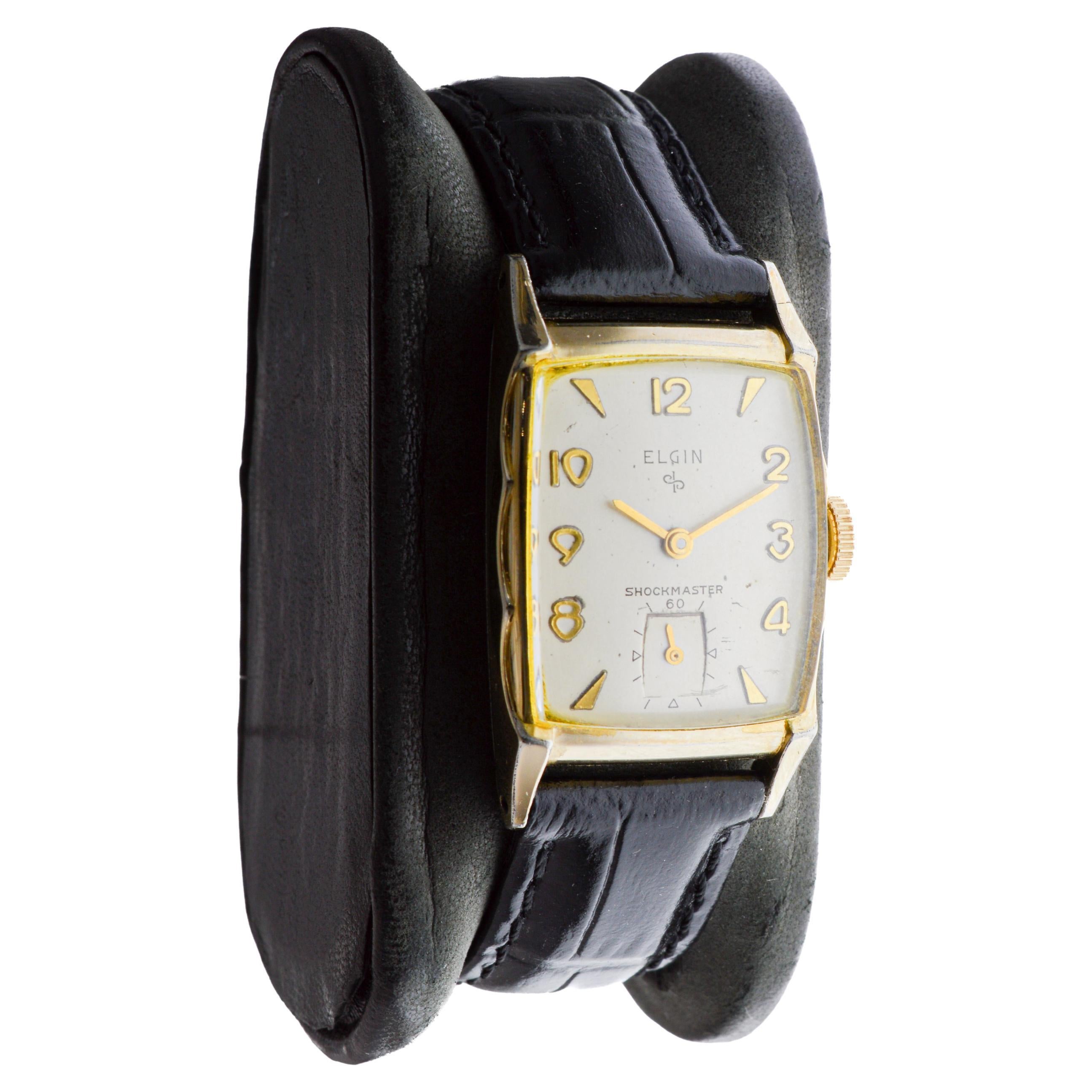 Elgin Gold Filled Art Deco Tonneau Shaped Watch with Original Dial 1940's In Excellent Condition For Sale In Long Beach, CA