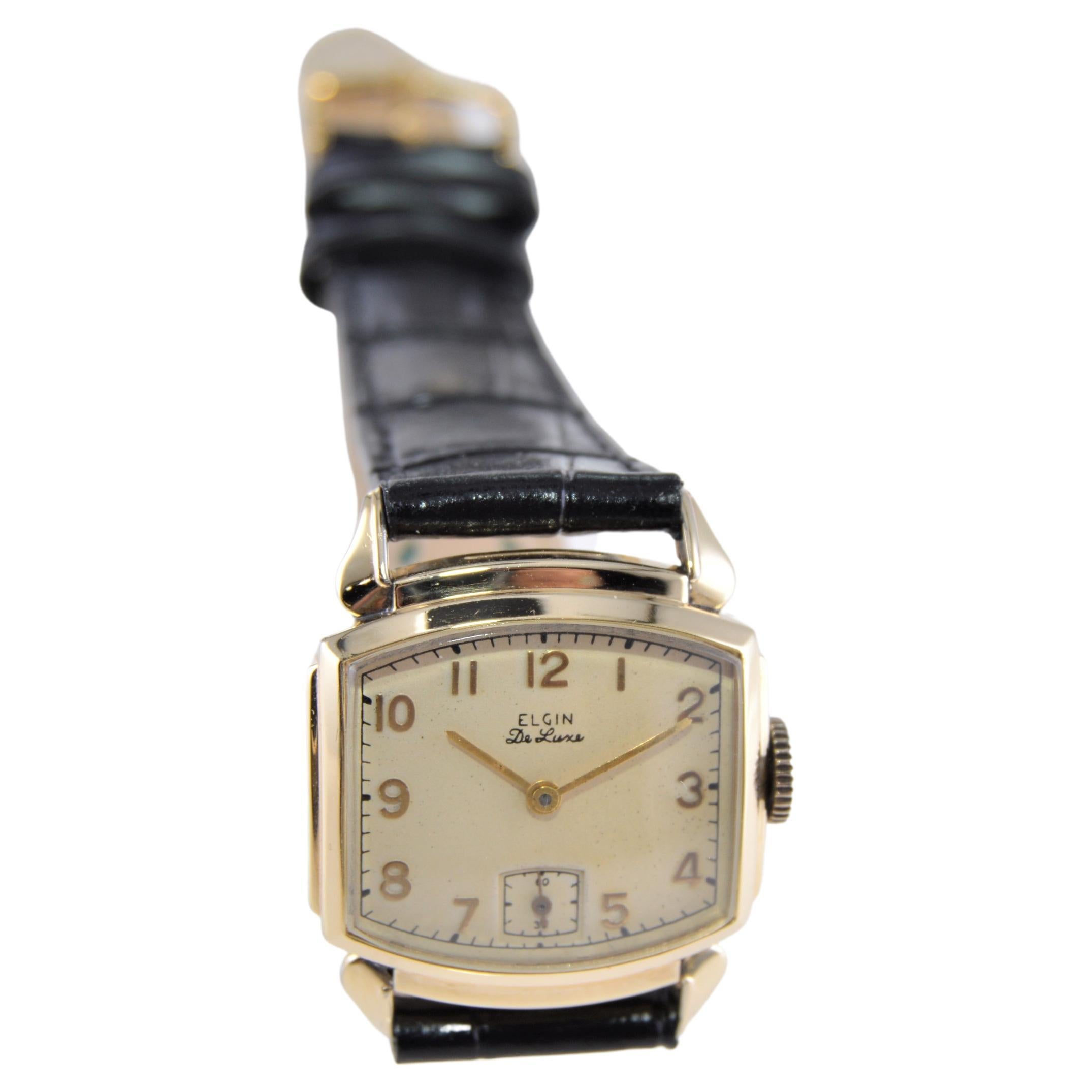Elgin Gold Filled Art Deco Watch with Original Dial from 1940's In Excellent Condition For Sale In Long Beach, CA