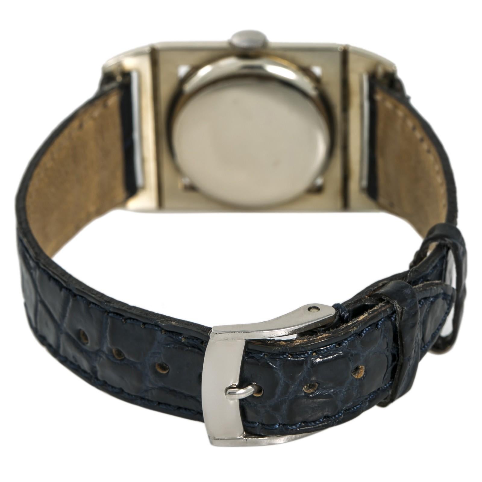 Elgin Presentation Reference #:Unknown. Elgin Presentation Enamel Mens Hand Winding Vintage Watch 14K White Gold 26mm. Verified and Certified by WatchFacts. 1 year warranty offered by WatchFacts.
