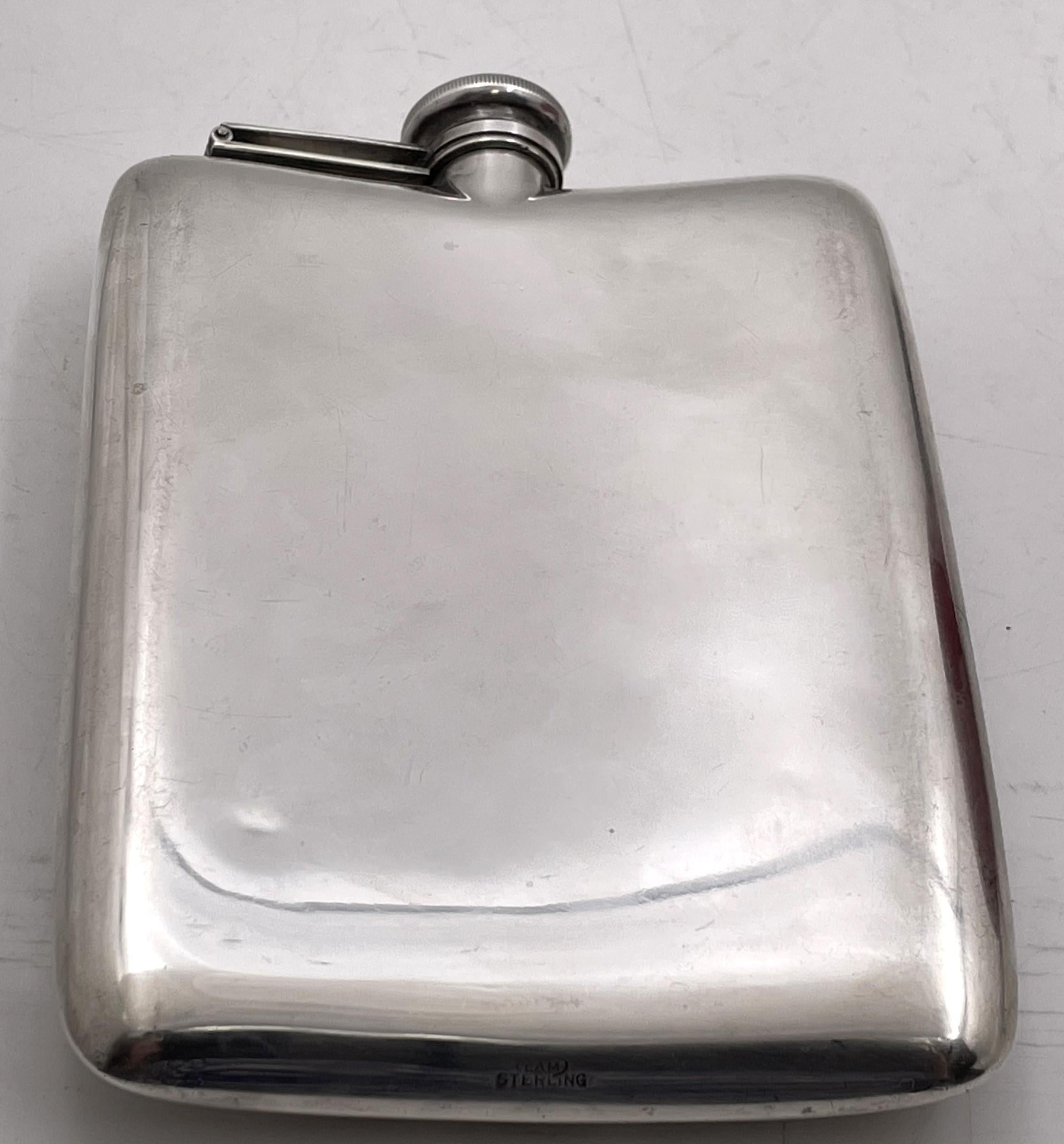 Elgin Sterling Silver Flask in Art Deco Style from Early 20th Century In Good Condition For Sale In New York, NY