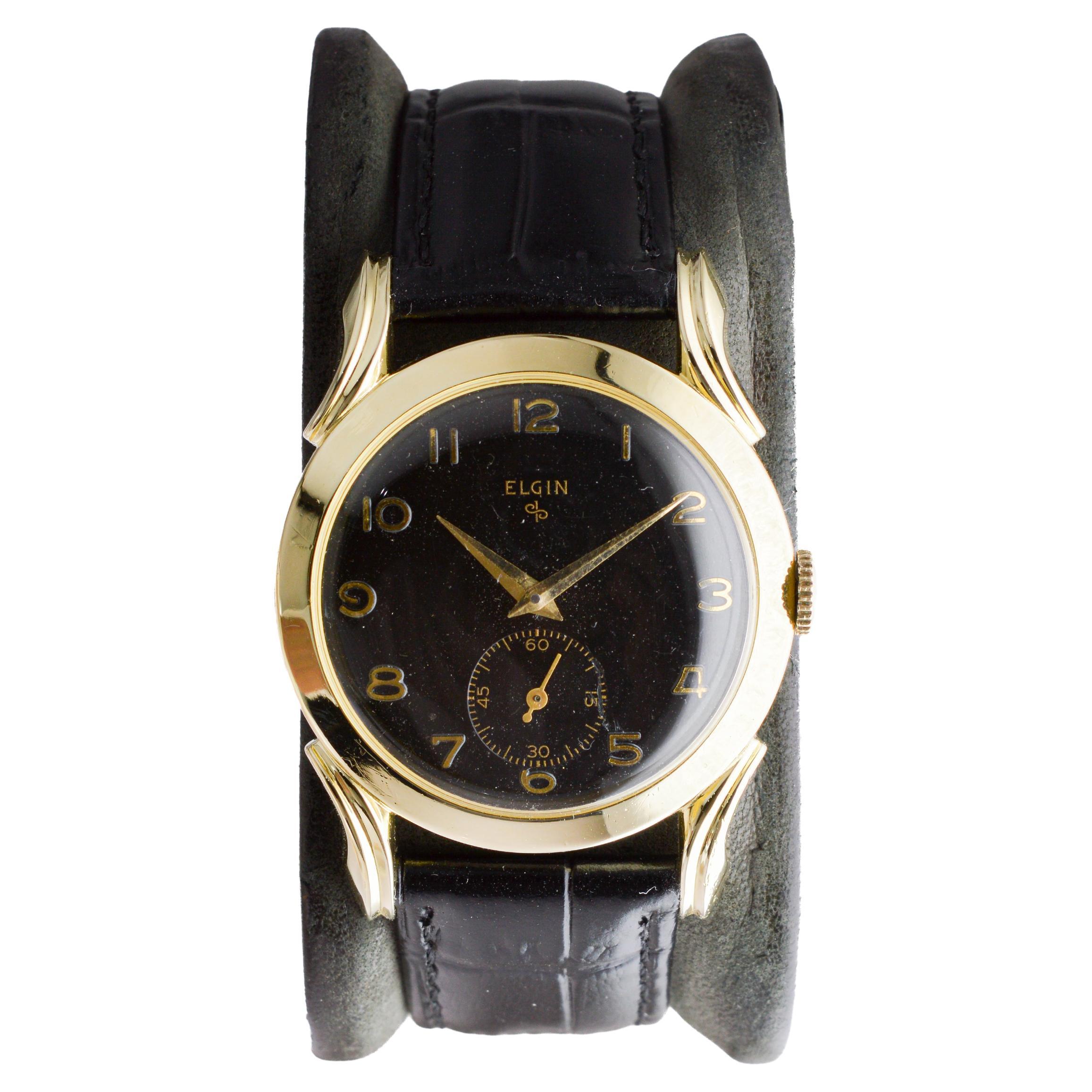 Women's or Men's Elgin Watch Company Yellow Gold Filled Art Deco Watch circa For Sale