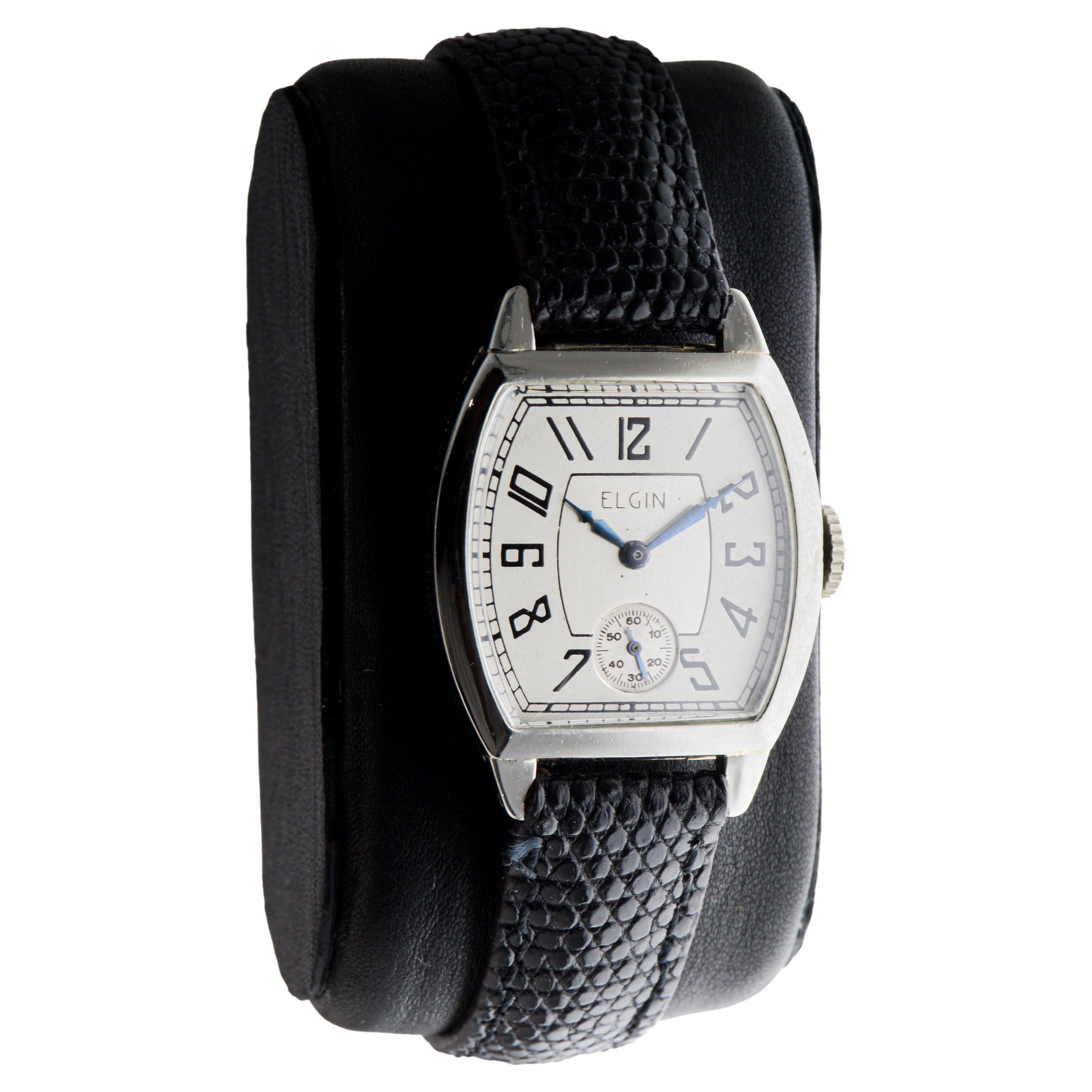 Art Déco Orologio Art Deco in oro bianco di Elgin del 1920 circa con quadrante originale patinato in vendita