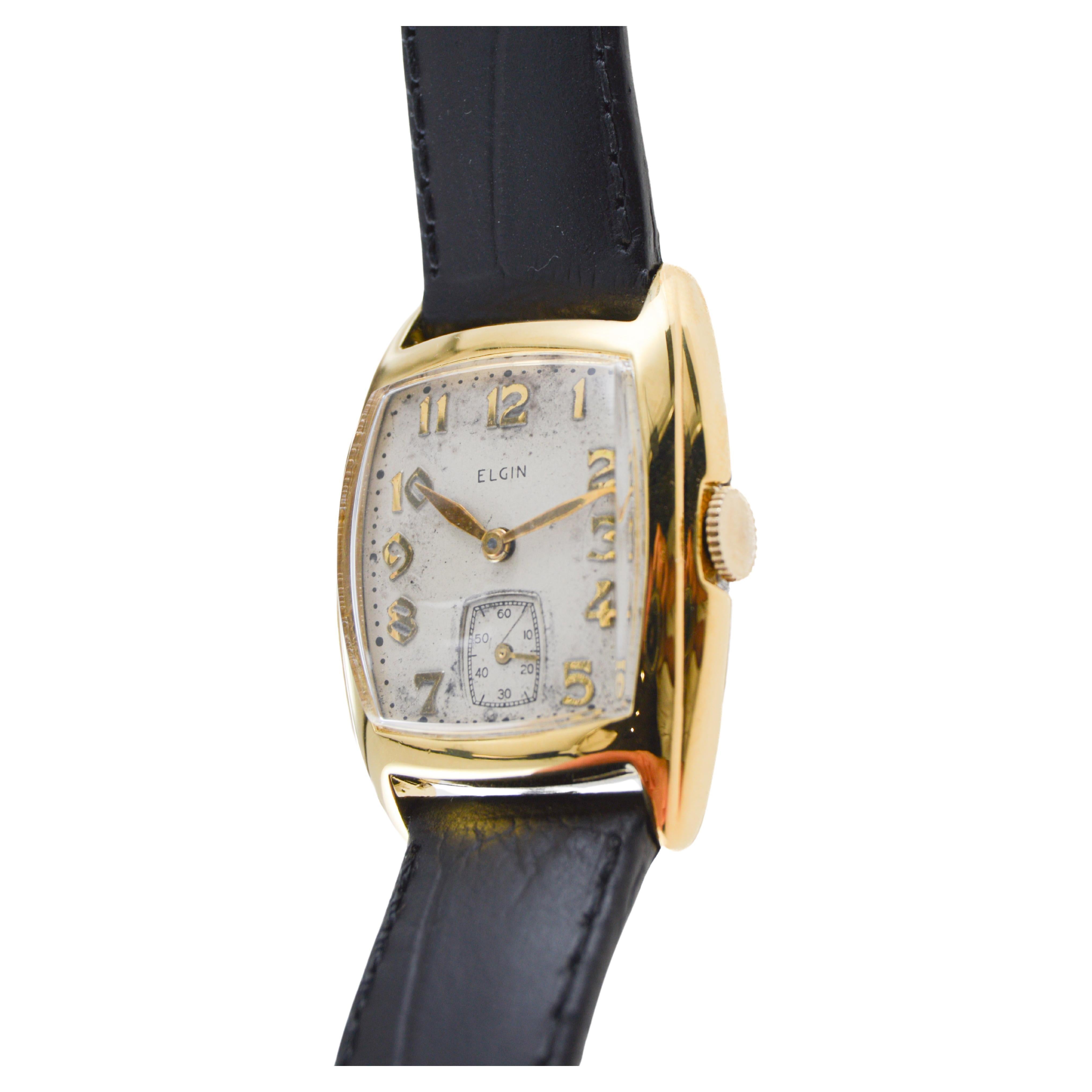 Elgin Yellow Gold Filled 1940's Art deco Tonneau Shaped Watch with Original Dial For Sale 2