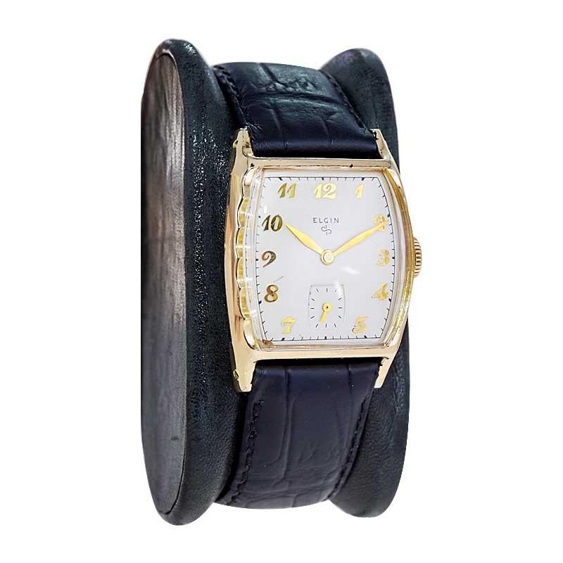 Elgin Gelbgold gefüllte Art-Déco-Uhr in Tonneau-Form mit Original-Zifferblatt 1940''s im Zustand „Hervorragend“ in Long Beach, CA