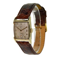 Elgin Montre-bracelet Art déco Tortue à cadran original en or jaune, vers les années 1940