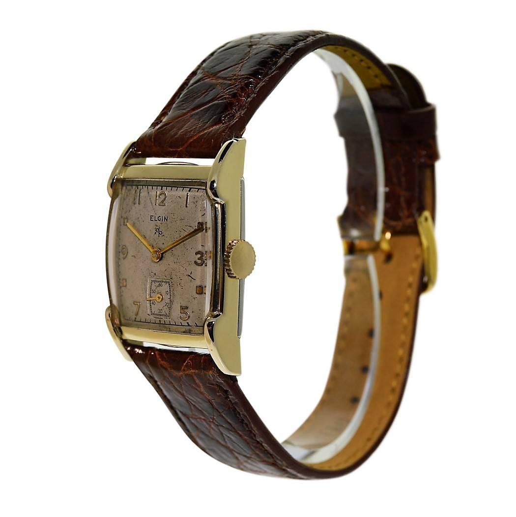 Elgin Yellow Gold Filled Original Dial Art Deco Tortue Wristwatch, circa 1940s   In Excellent Condition In Long Beach, CA