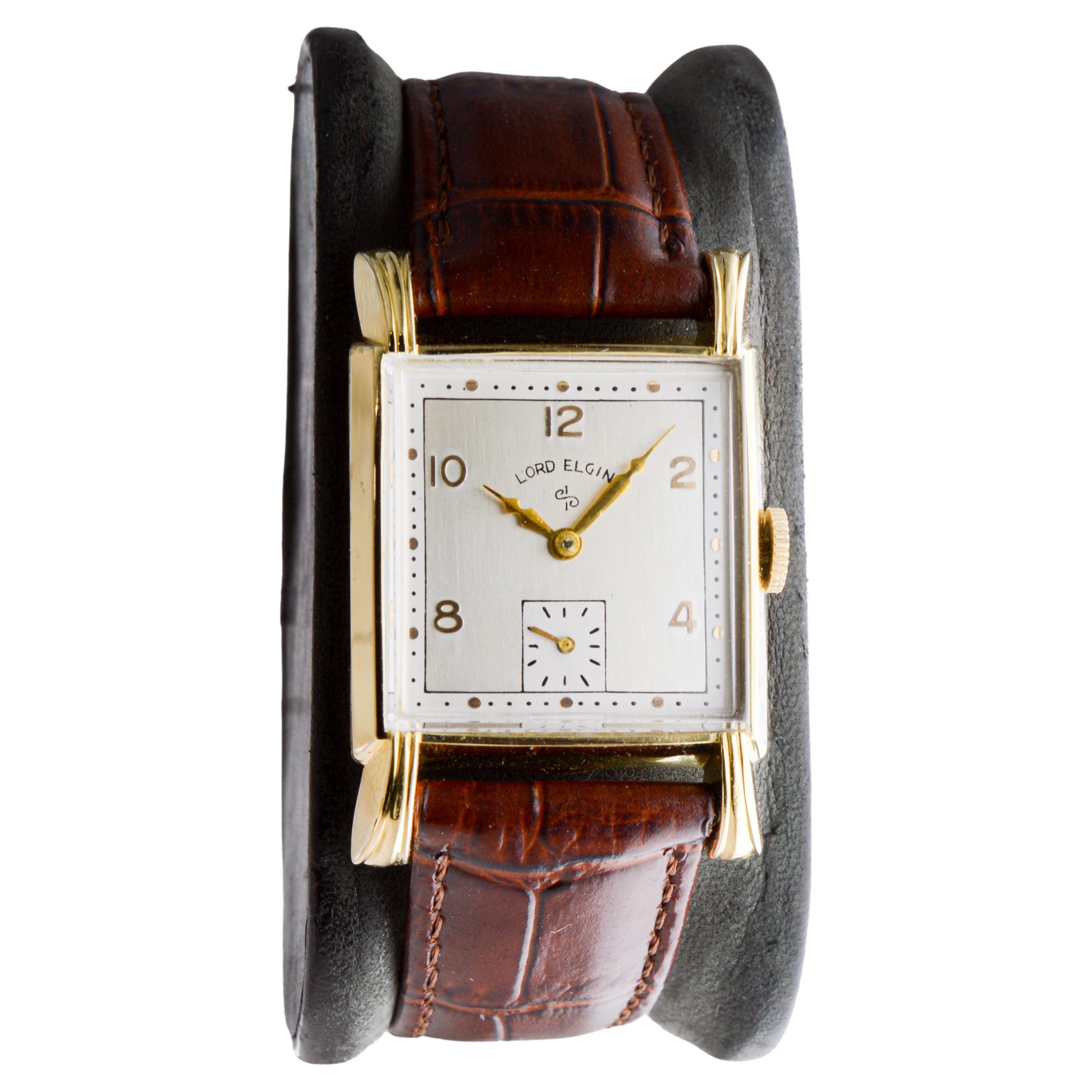 Women's or Men's Elgin Yellow Gold Filled Art Deco Watch circa 1940's with Flawless Original Dial For Sale