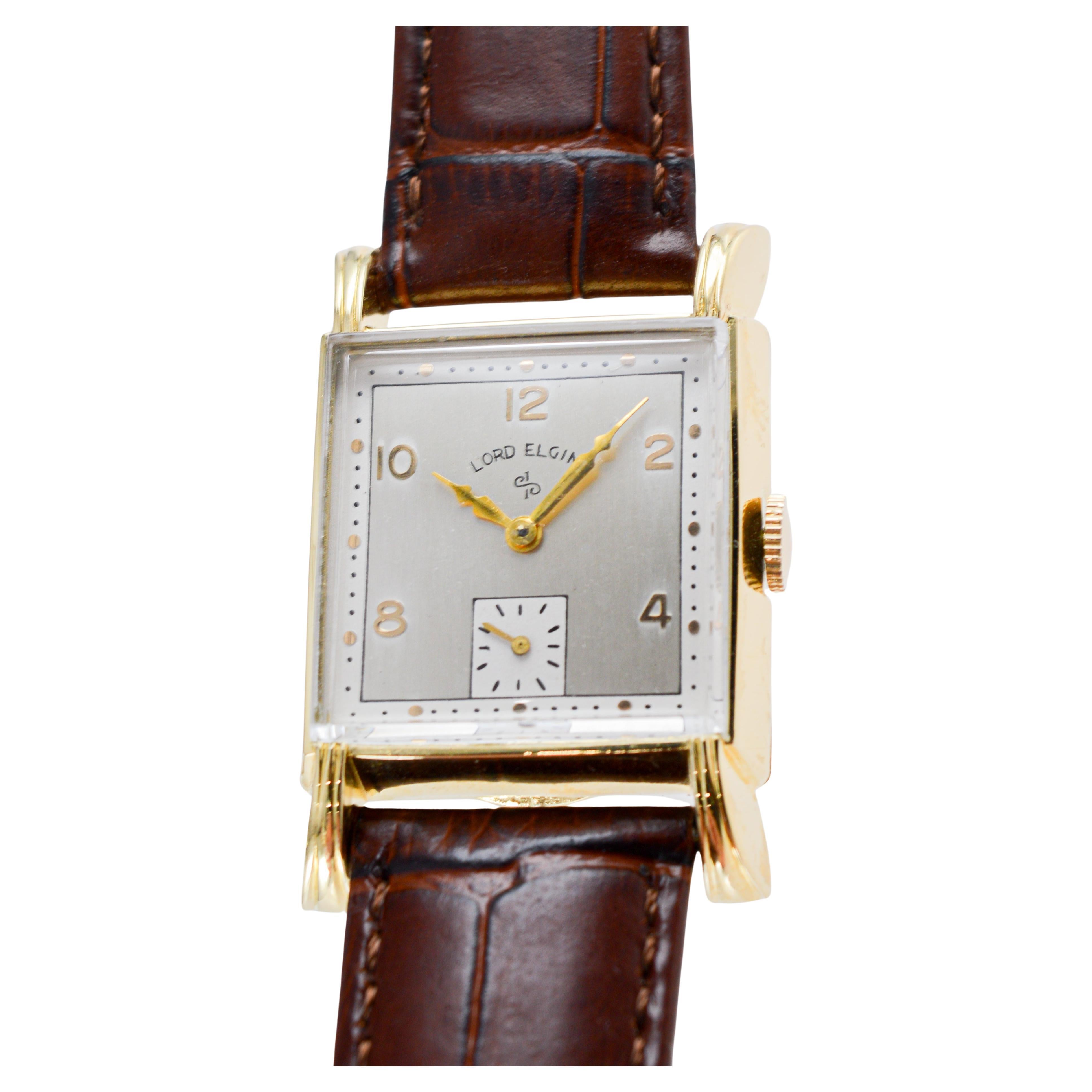 Elgin Yellow Gold Filled Art Deco Watch circa 1940's with Flawless Original Dial For Sale 4