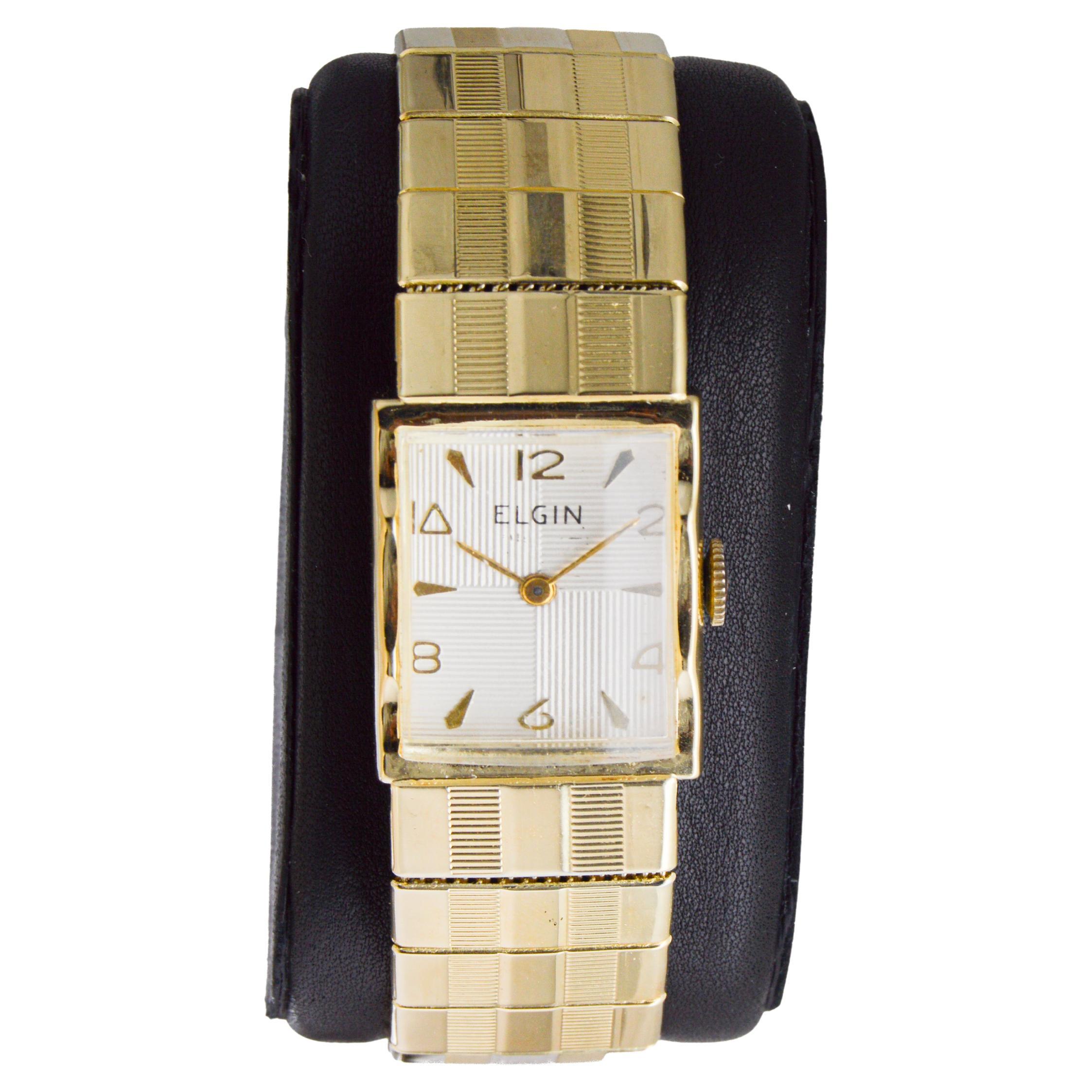 Reloj Art Déco Elgin de oro amarillo de los años 50 con esfera original en Excelente estado para la venta en Long Beach, CA